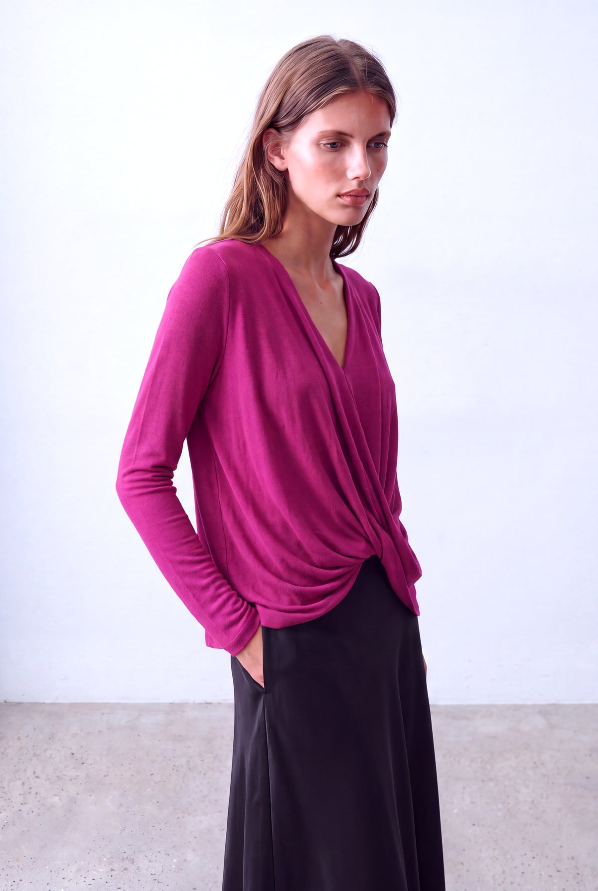 Fuşya Kadın Fuşya Viskon Karışımlı V Yaka Uzun Kollu Önü Dökümlü Büzgülü Bluz HARLOW - Top - Westmark London EU(TR) Store Organik Pamuklu Sürdürülebilir Moda