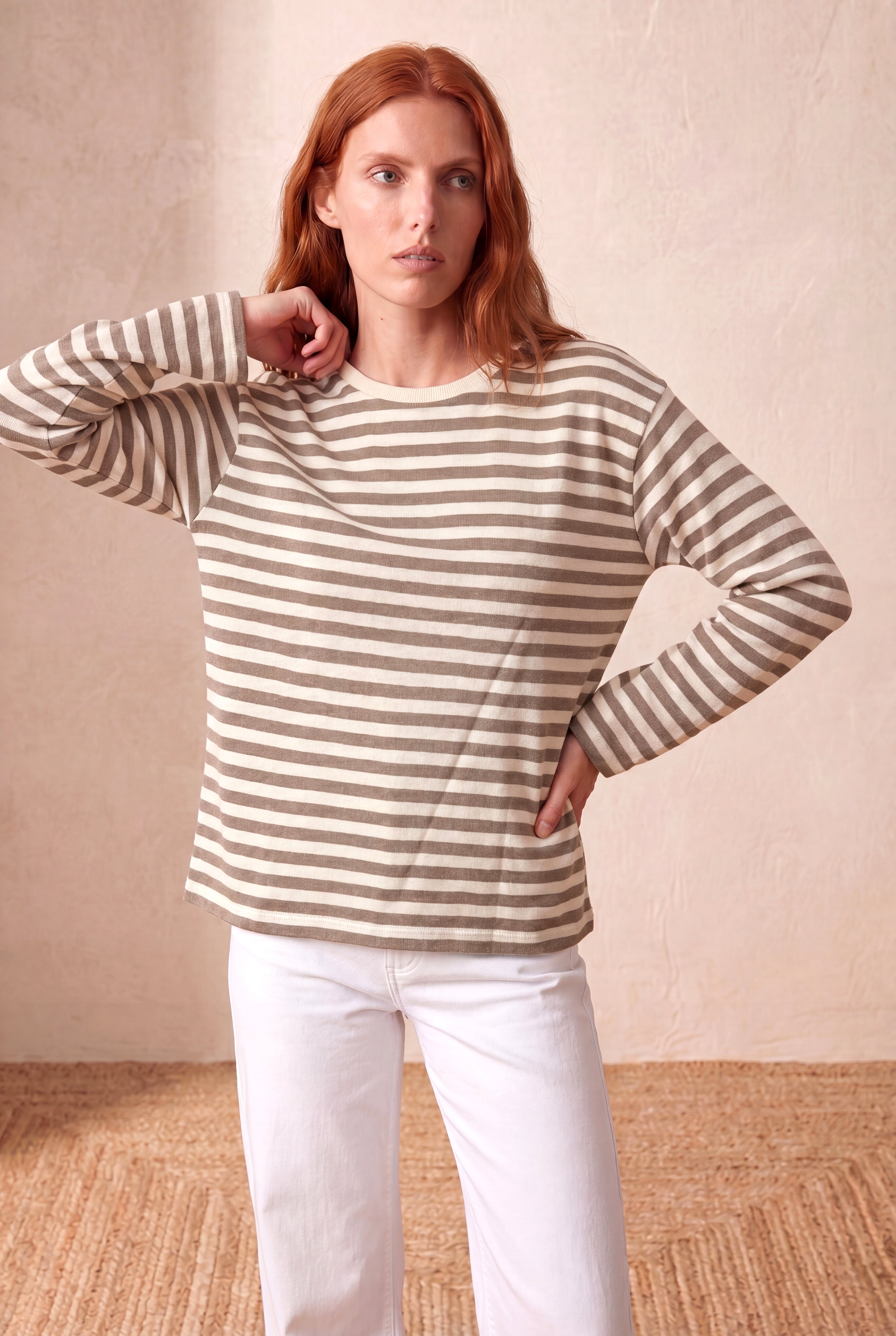 Kadın Ekru / Bej Çizgili %100 Pamuk Triko Görünümlü Oversize Fit Bisiklet Yaka Uzun Kollu Düşük Omuzlu T-Shirt BARBARA