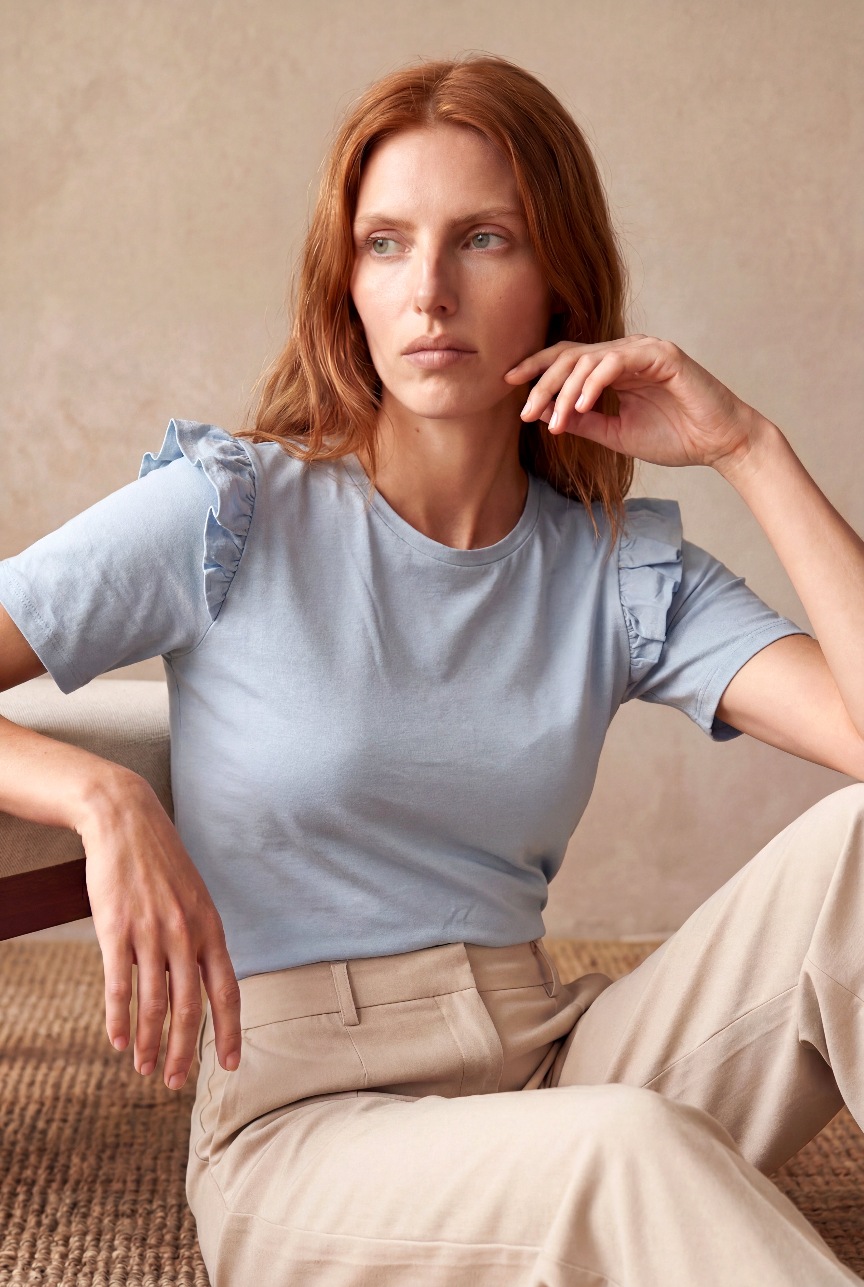 Kadın Açık Mavi %100 Pamuk Regular Fit Bisiklet Yaka Kısa Kollu Fırfır Omuz Detaylı T-Shirt TERESA
