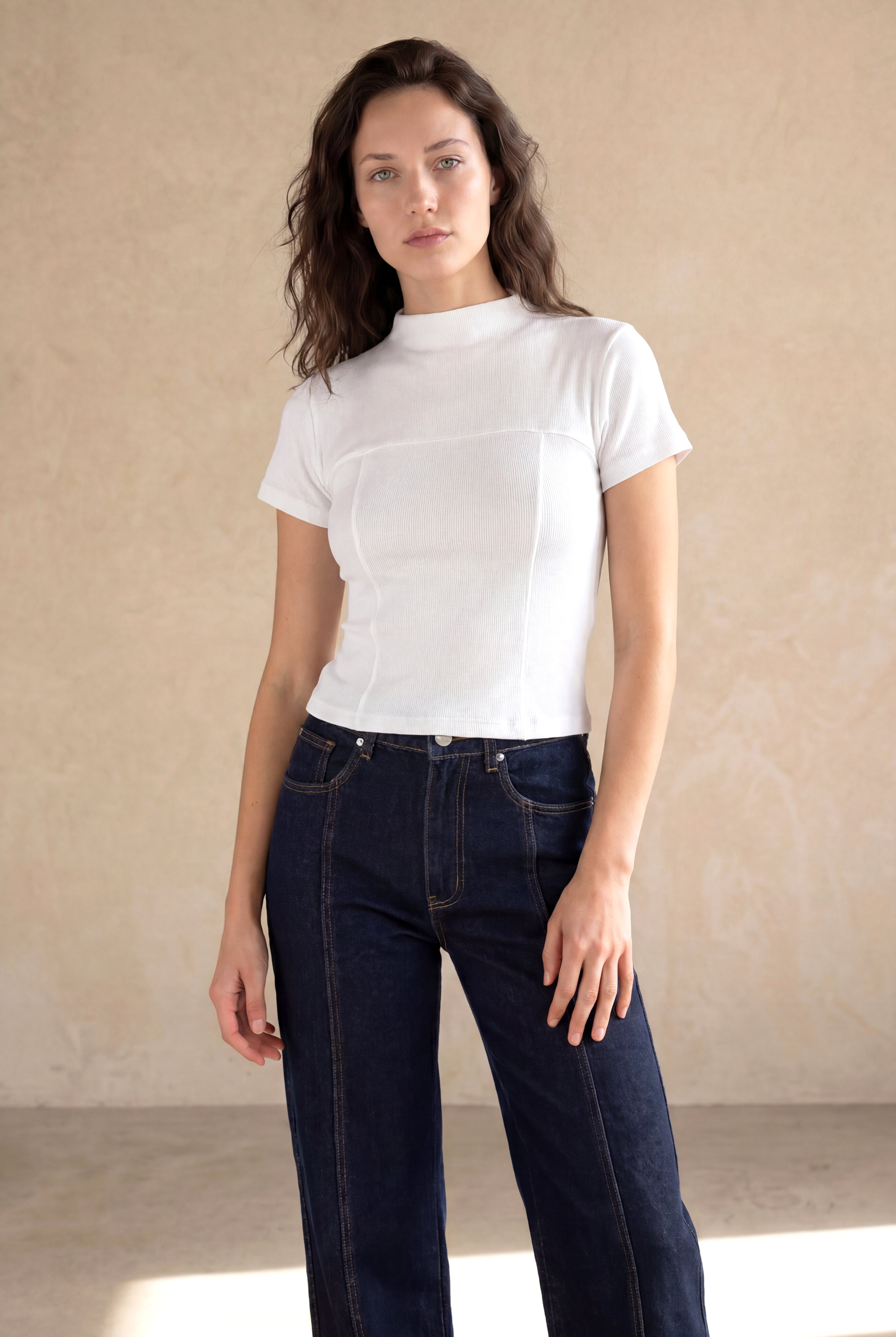 Kadın Regular Fit V-Yaka Pamuk / Elastan Kısa Kol Ekru  Düğüm Detaylı T-Shirt SESSA - Top - Westmark London EU(TR) Store Organik Pamuklu Sürdürülebilir Moda