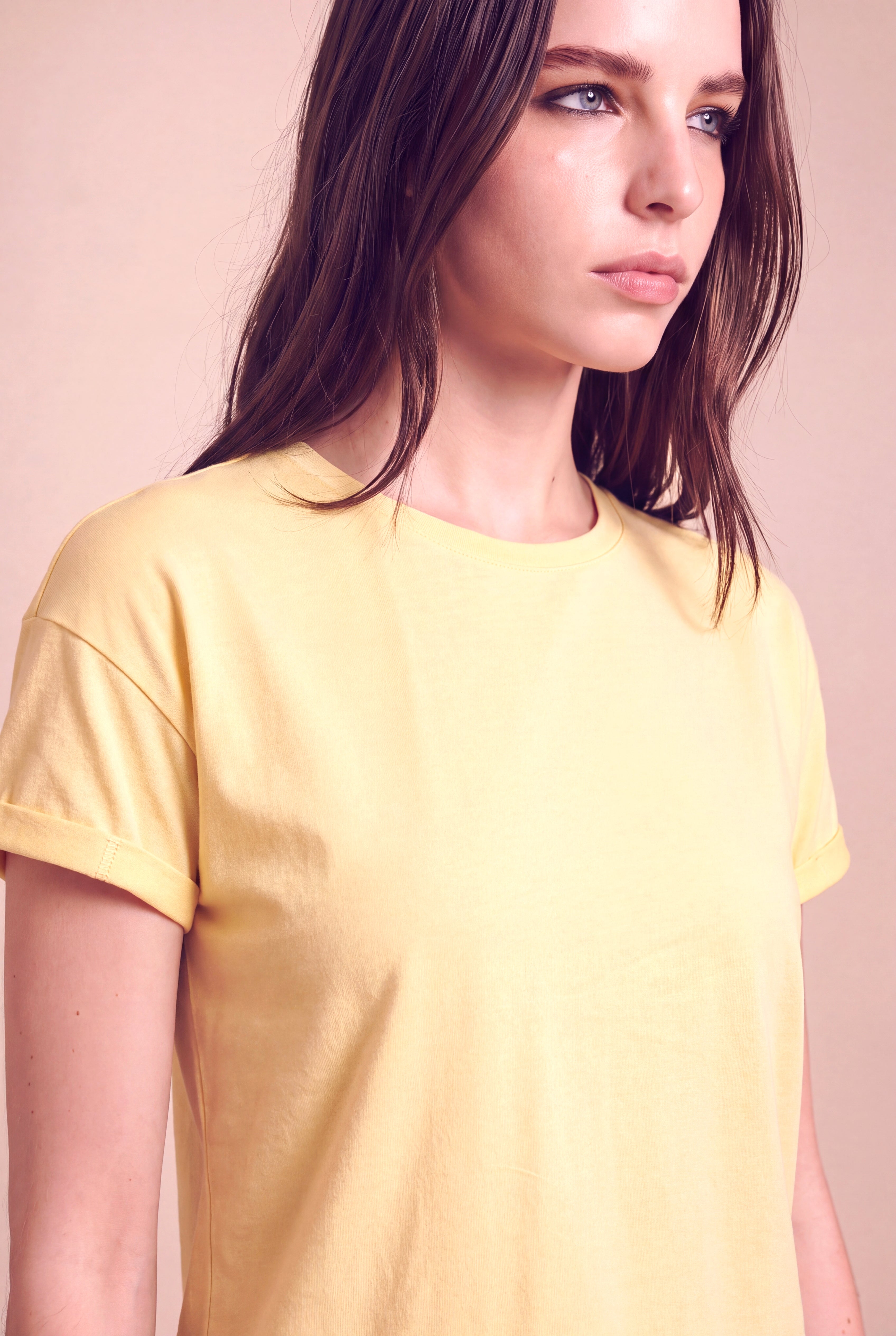 Kadın Pamuklu Sarı Katlamalı Kısa Kol Detaylı Düşük Omuz Bisiklet Yaka T-Shirt PALMA
