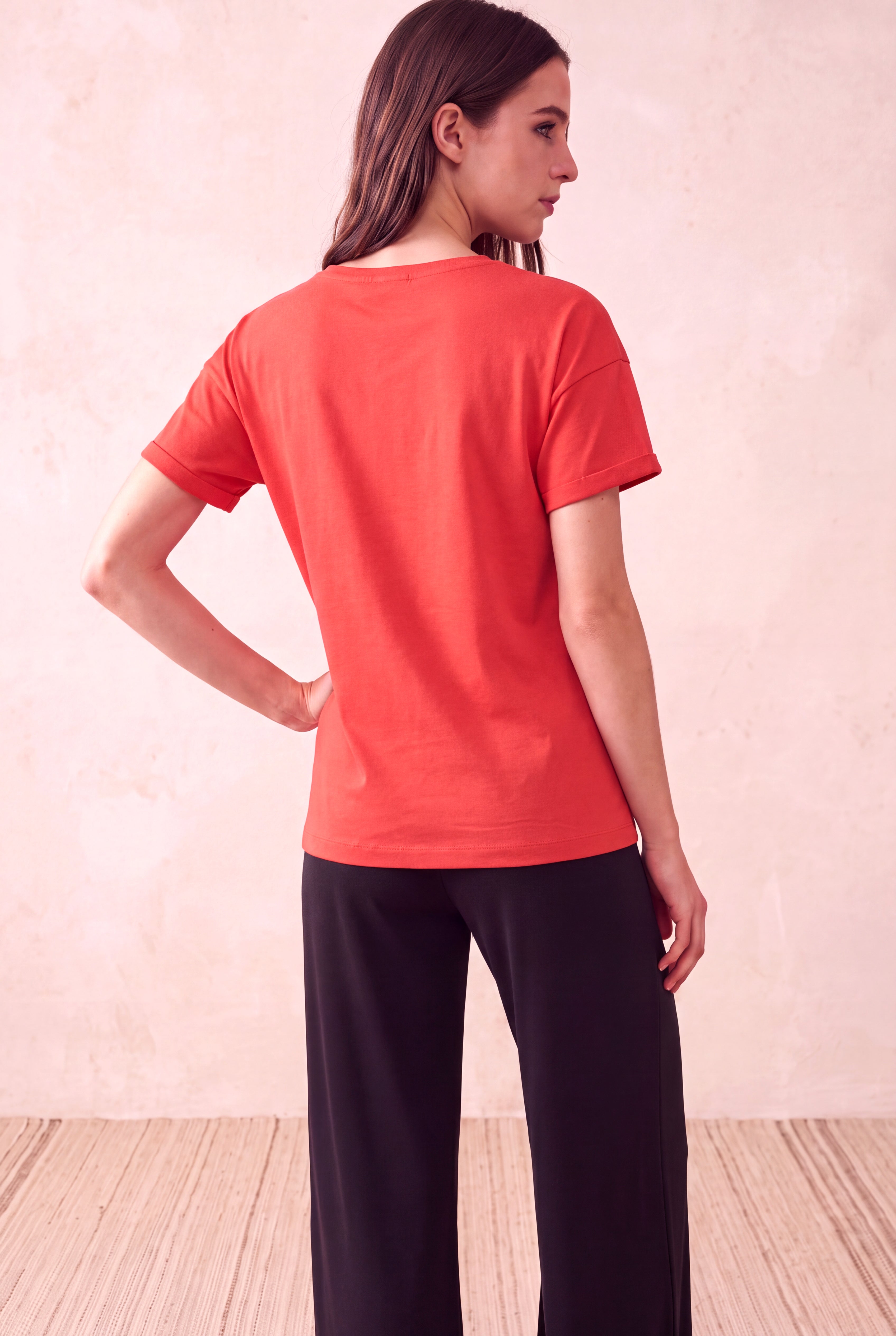 Kadın Modal / Pamuk Kiremit Kırmızısı Katlamalı Kısa Kol Detaylı Düşük Omuz Bisiklet Yaka T-Shirt PALMA