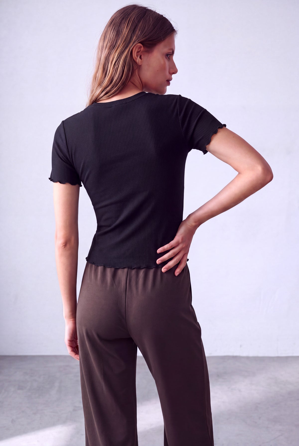 Siyah Kadın Siyah Viskonlu Kaşkorse Bisiklet Yaka Kısa Kollu Etek Ve Kol Ucu Fırfırlı Bluz SABRINA - Top - Westmark London EU(TR) Store Organik Pamuklu Sürdürülebilir Moda