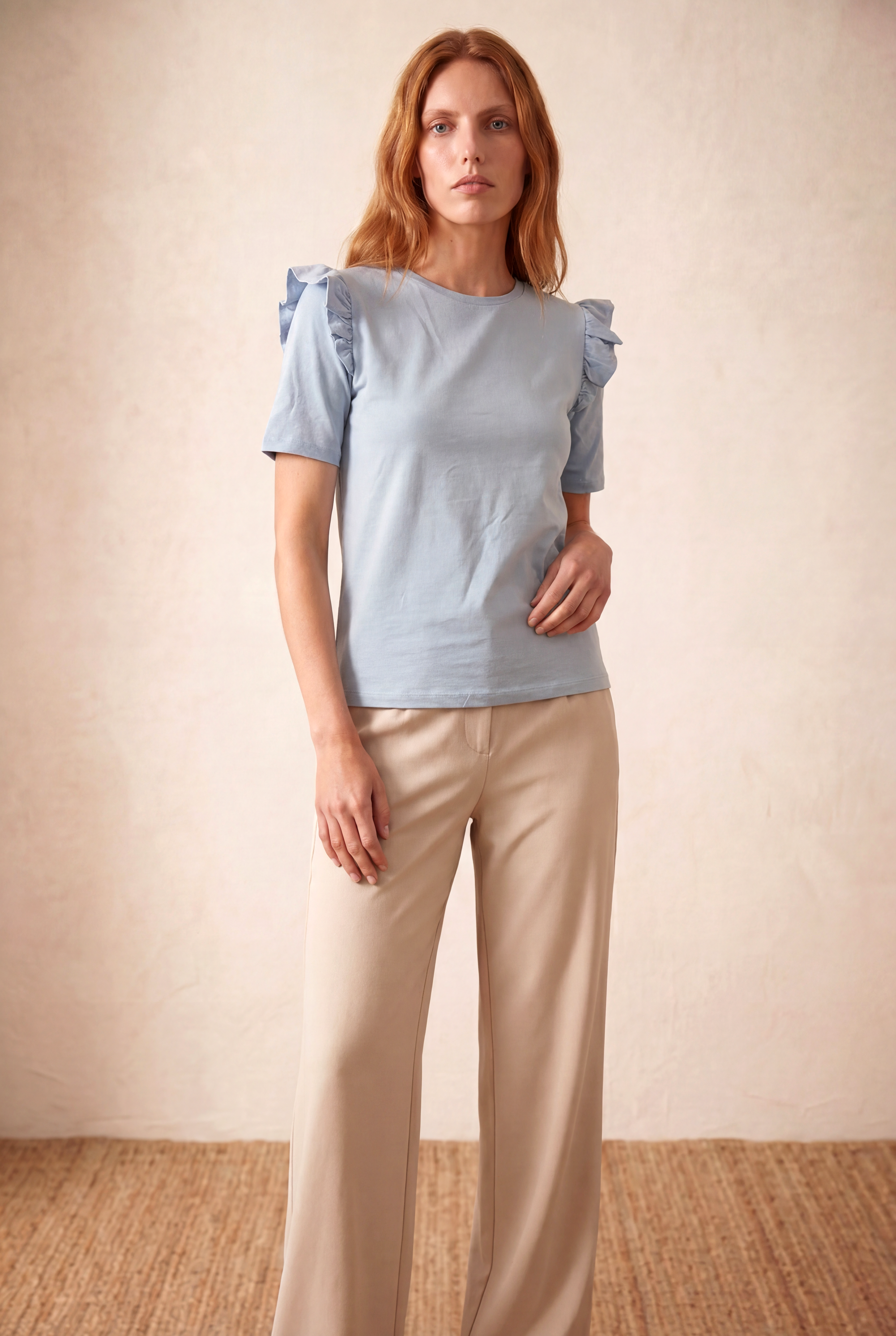 Kadın Açık Mavi %100 Pamuk Regular Fit Bisiklet Yaka Kısa Kollu Fırfır Omuz Detaylı T-Shirt TERESA