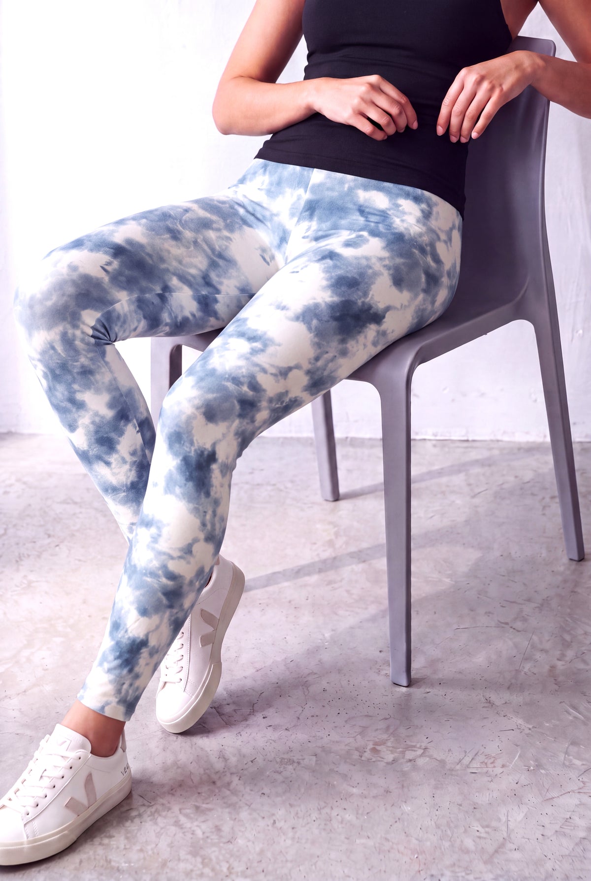 Mavi / Beyaz Kadın Mavi / Beyaz Pamuklu Yüksek Bel Batik Desenli Tayt MAYA - Leggings - Westmark London EU(TR) Store Organik Pamuklu Sürdürülebilir Moda