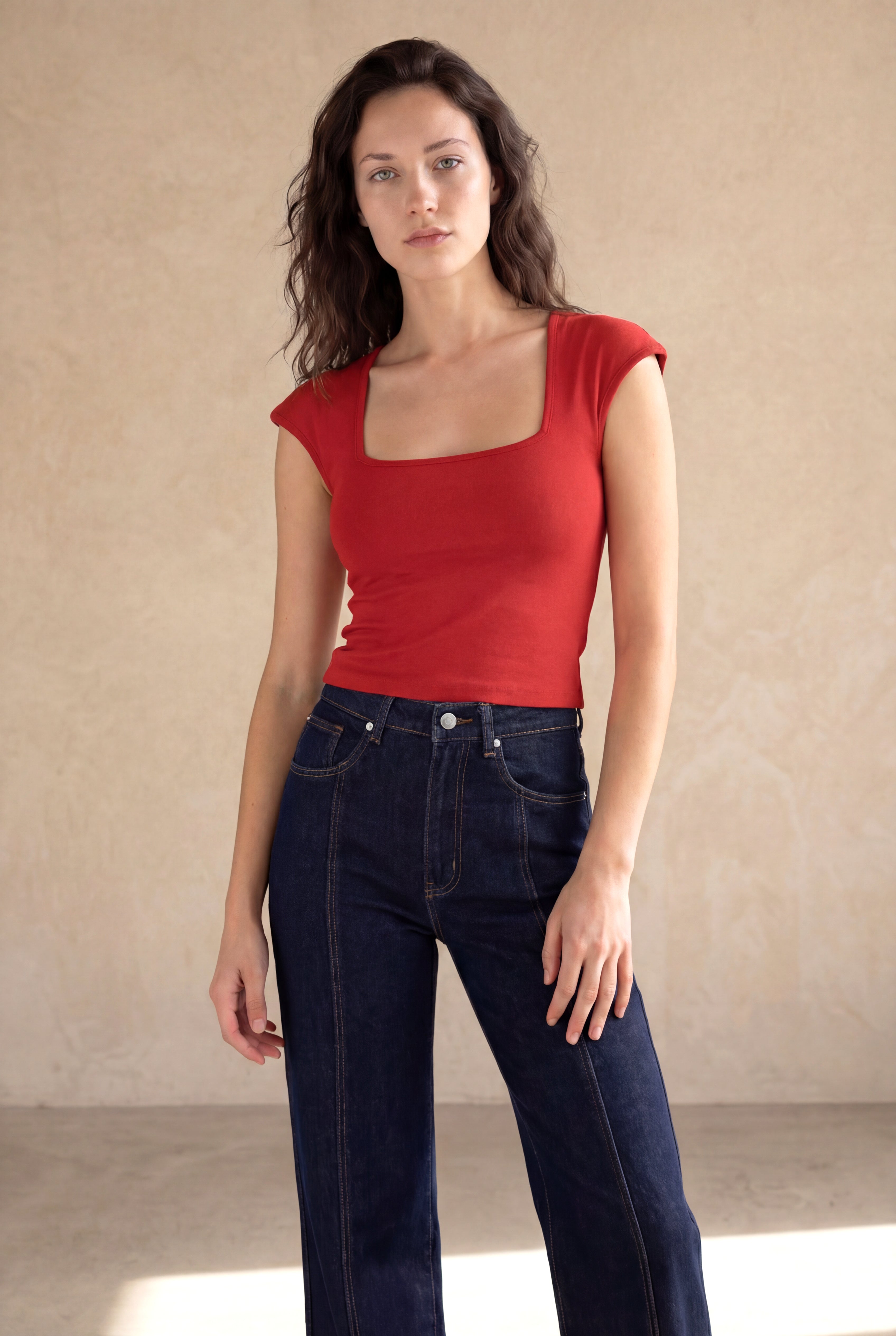 Kadın Slim Fit Kare Yaka %100 Pamuk Kısa Kol Red Crop T-Shirt DAFNE