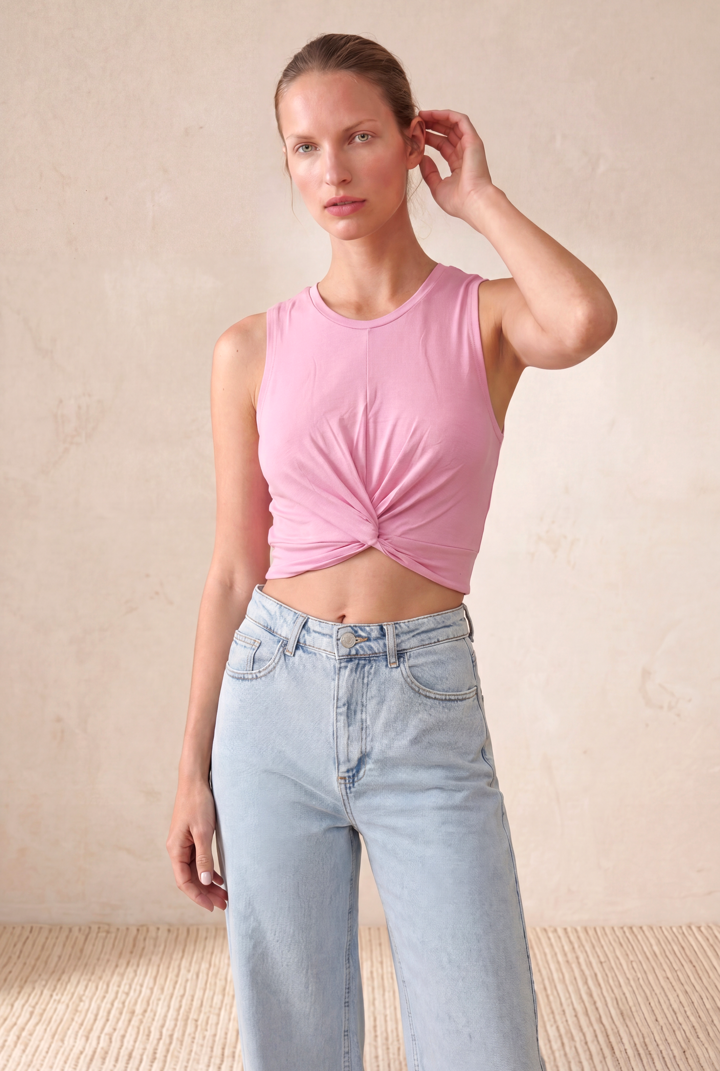 Kadın Pembe %95 Pamuk / %5 Elastan Slimt Fit Bisiklet Yaka Kolsuz Düğümlü Crop Bluz TAIS