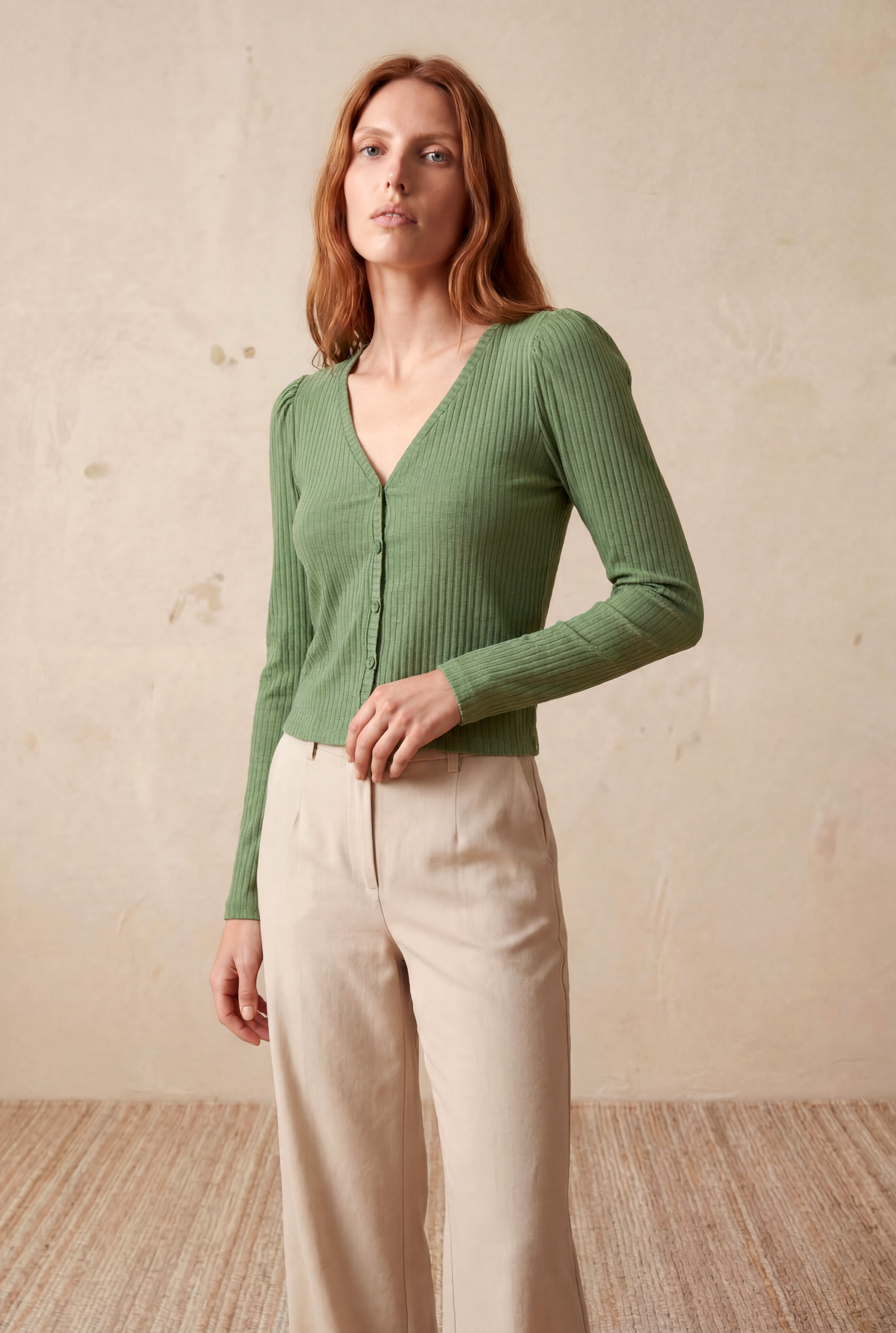 Kadın Yeşil Fitilli Kaşkorse Regular Fit V Yaka Uzun Kollu Düğmeli Crop Bluz KYARA