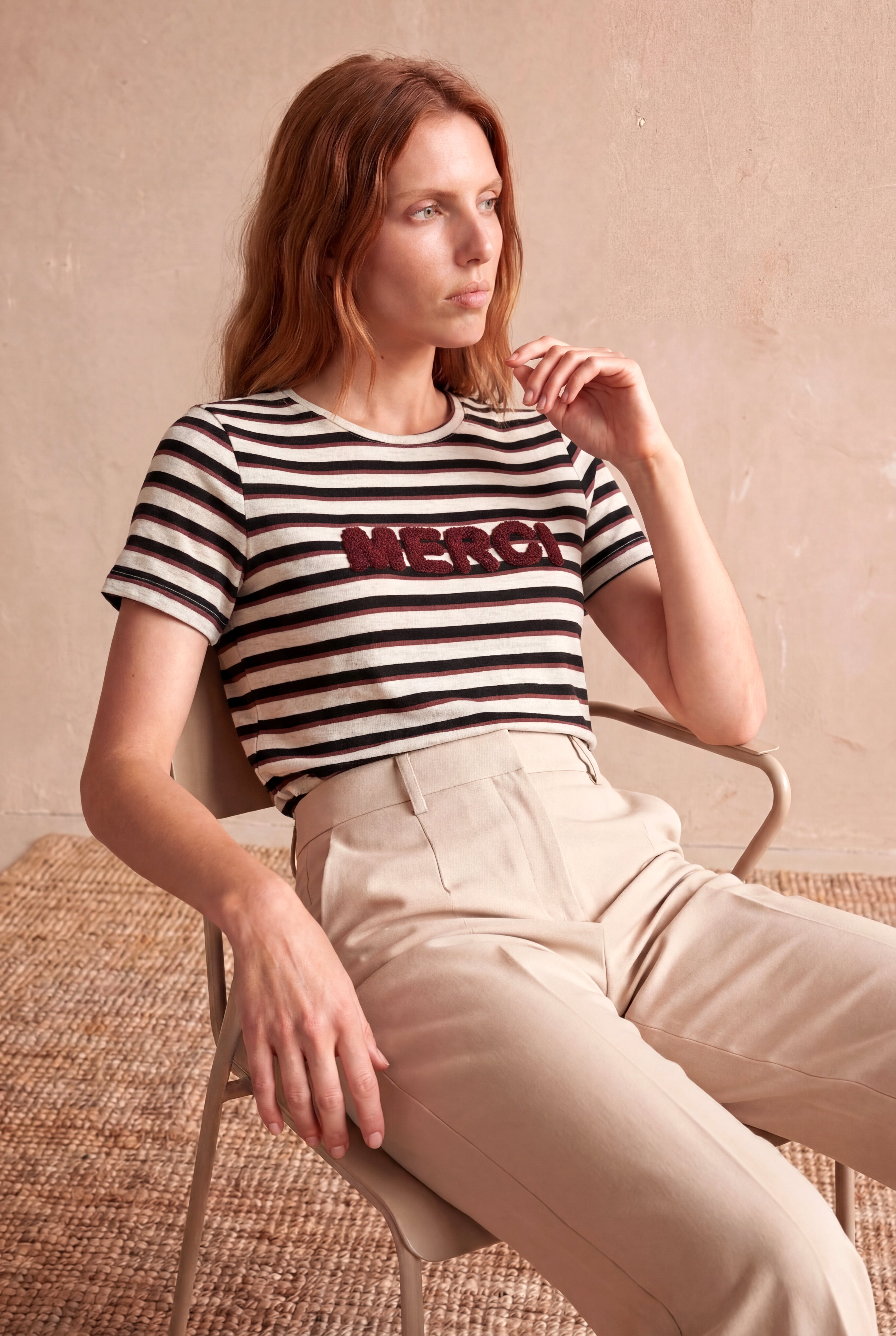 Kadın Bordo Çizgili Viskon Karışımlı Regular Fit Bisiklet Yaka Kısa Kollu Süzene Nakış Detaylı T-Shirt KATIA