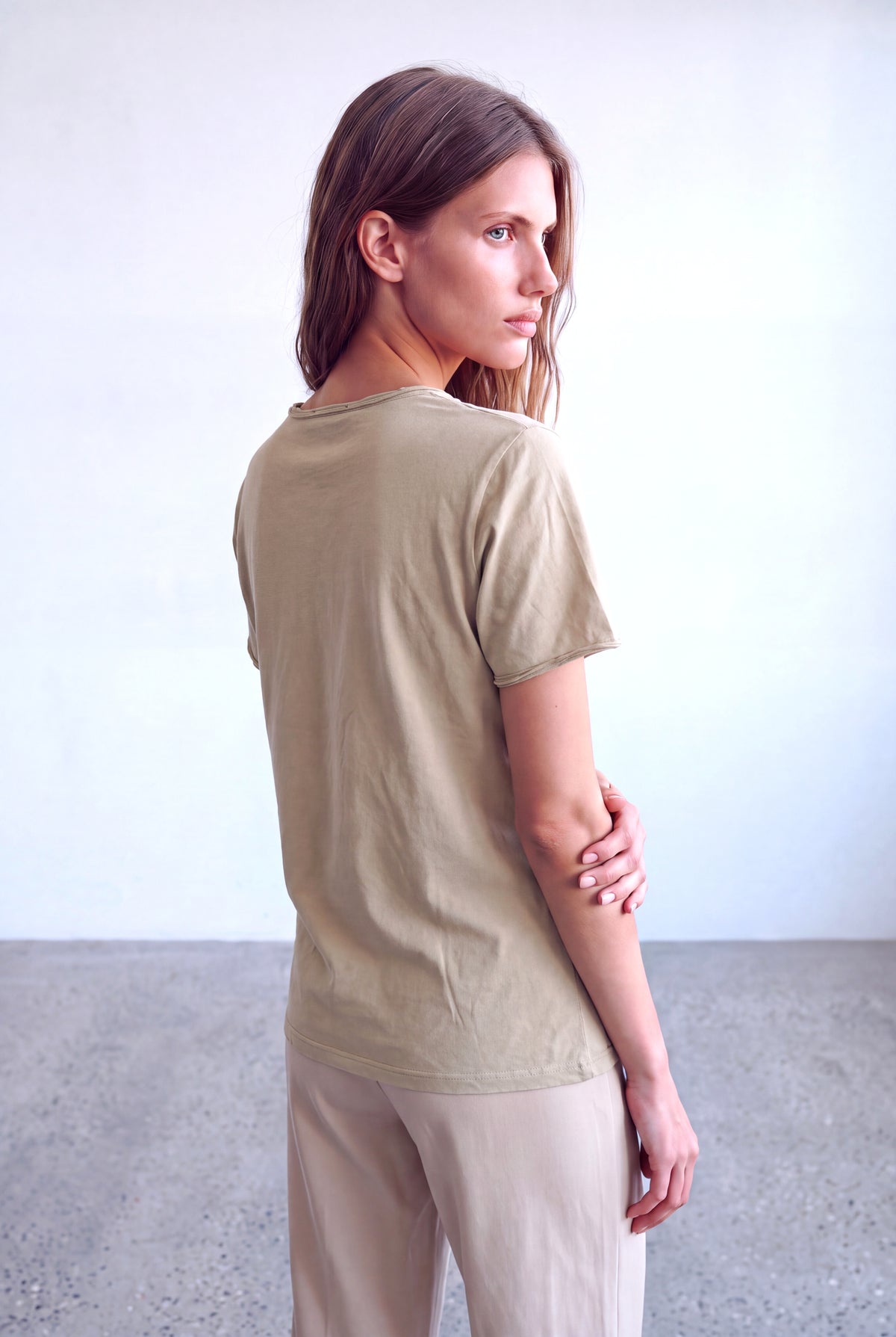 Taş Rengi Kadın Taş Rengi Pamuklu Bisiklet Yaka Kısa Kollu Kurukafa İşlemeli T-Shirt CAROL - Top - Westmark London EU(TR) Store Organik Pamuklu Sürdürülebilir Moda