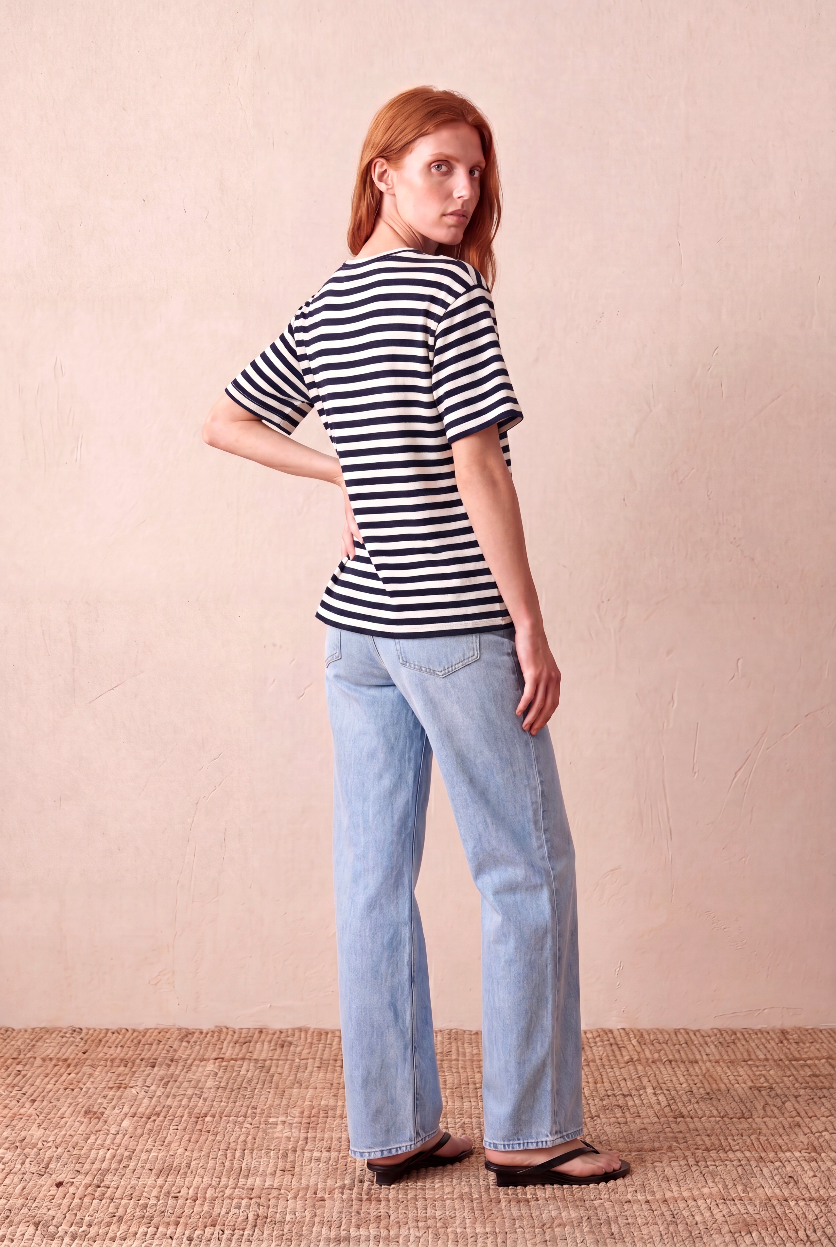 Kadın Ekru / Lacivert Çizgili %100 Pamuk Triko Görünümlü Oversize Fit Bisiklet Yaka Kısa Kollu Düşük Omuzlu T-Shirt BARBARA