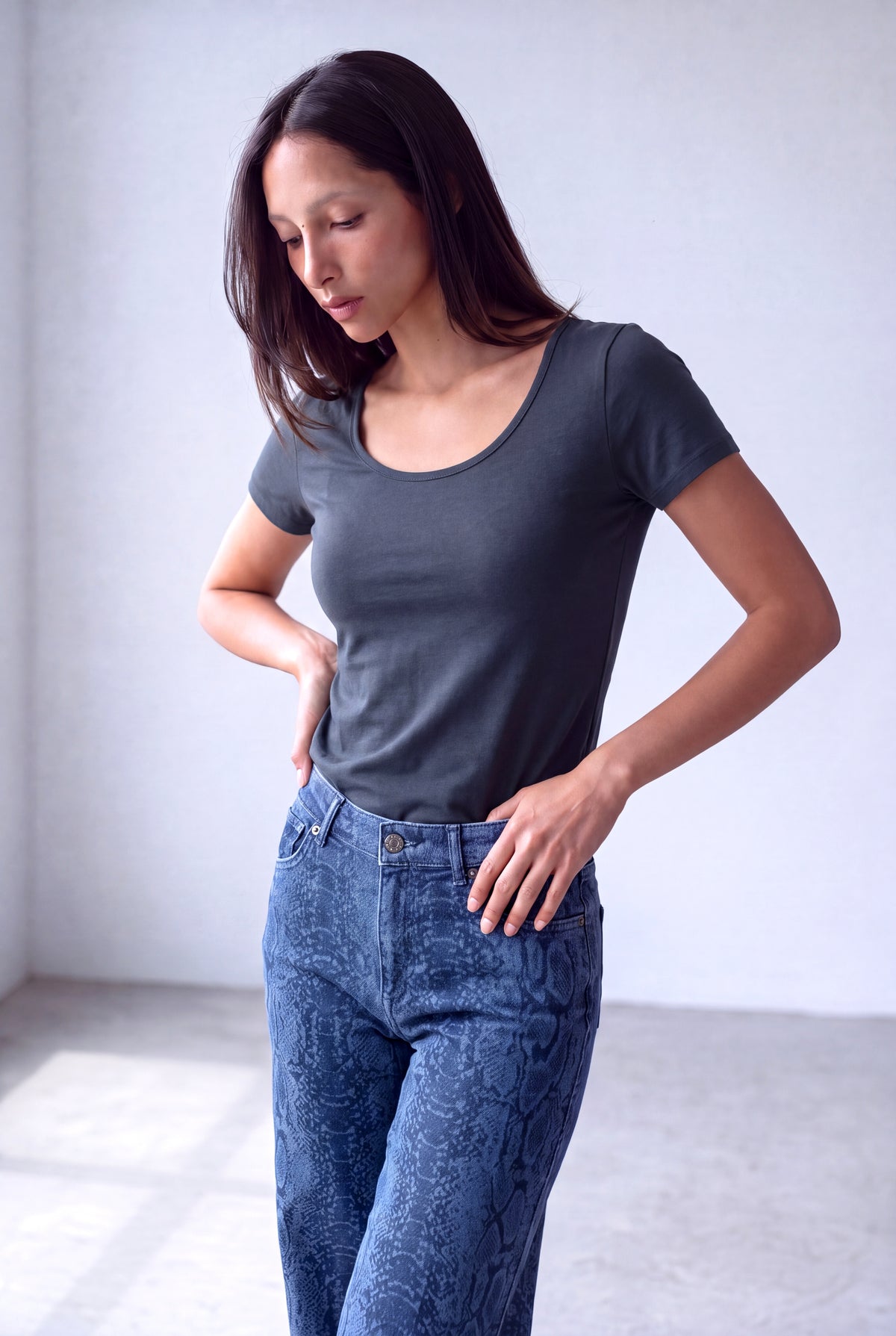 Ombre Mavi Kadın Ombre Mavi Pamuklu Geniş Bisiklet Yaka Kısa Kollu T-Shirt MAYA - Top - Westmark London EU(TR) Store Organik Pamuklu Sürdürülebilir Moda