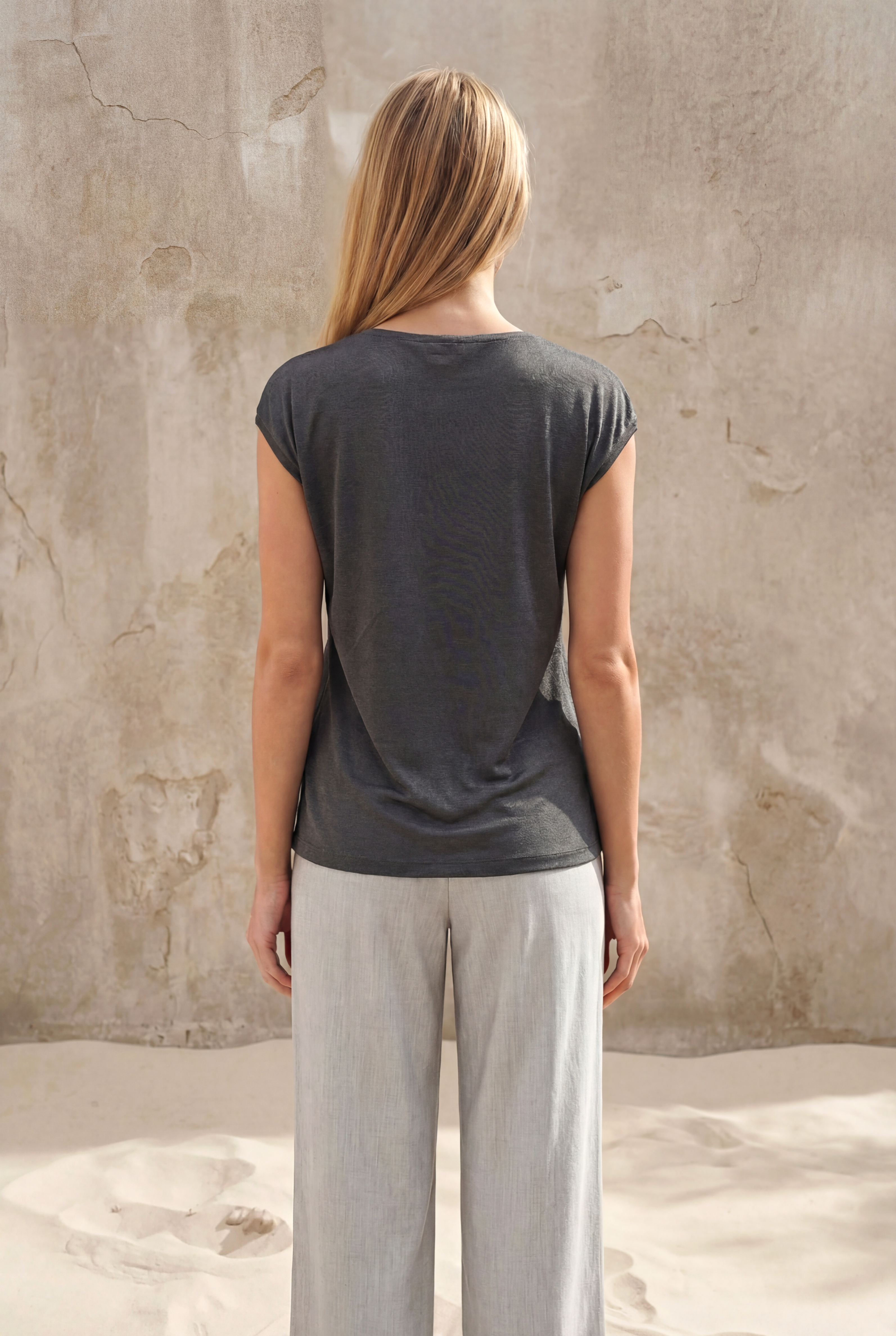 Antrasit Bisiklet Yaka Pamuklu Kadın Kısa Kollu T-Shirt BETTY O-NECK TOP - T-Shirt - Westmark London EU(TR) Store Organik Pamuklu Sürdürülebilir Moda