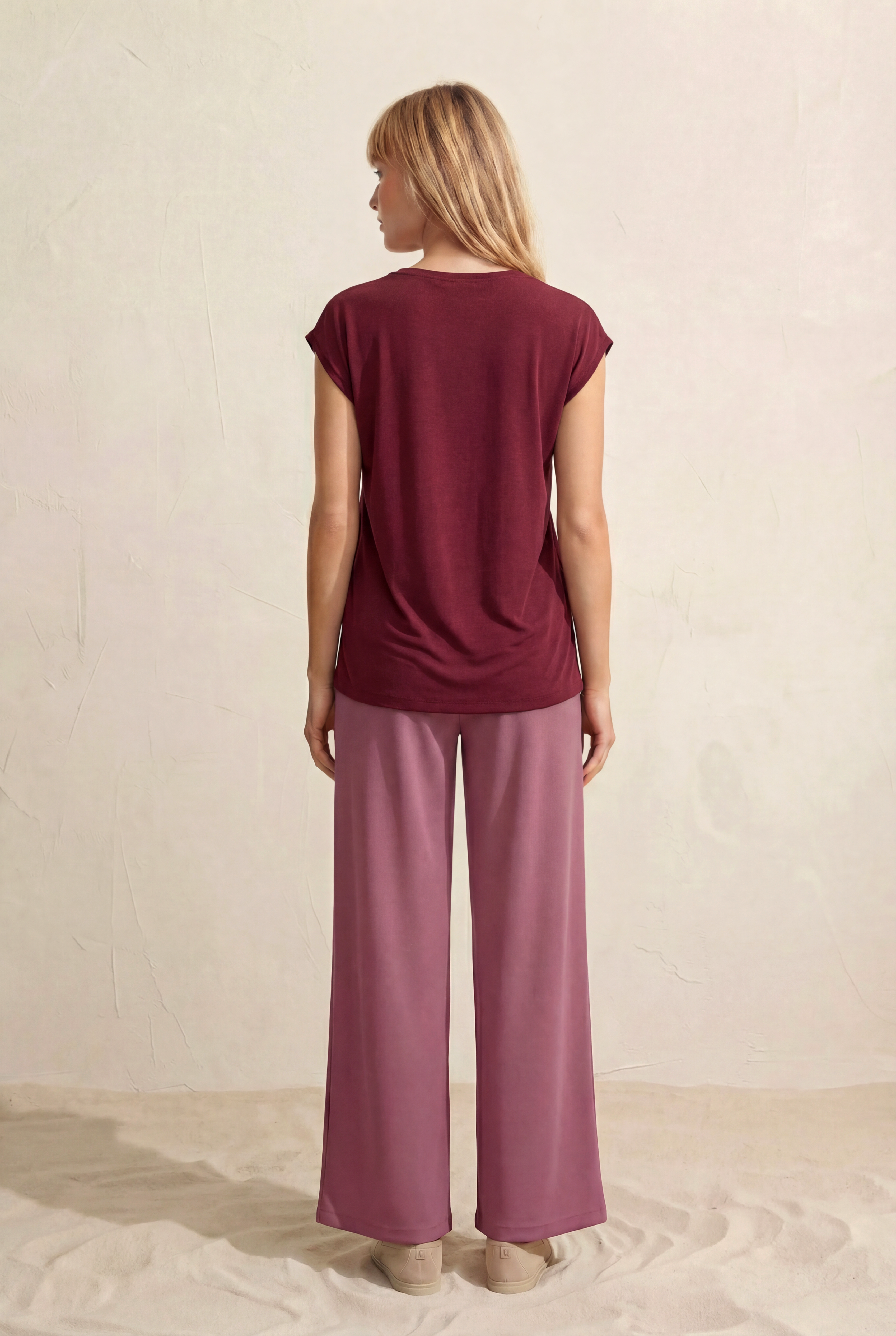 Kırmızı Bisiklet Yaka Pamuklu Kadın Kısa Kollu T-Shirt BETTY O-NECK TOP - T-Shirt - Westmark London EU(TR) Store Organik Pamuklu Sürdürülebilir Moda