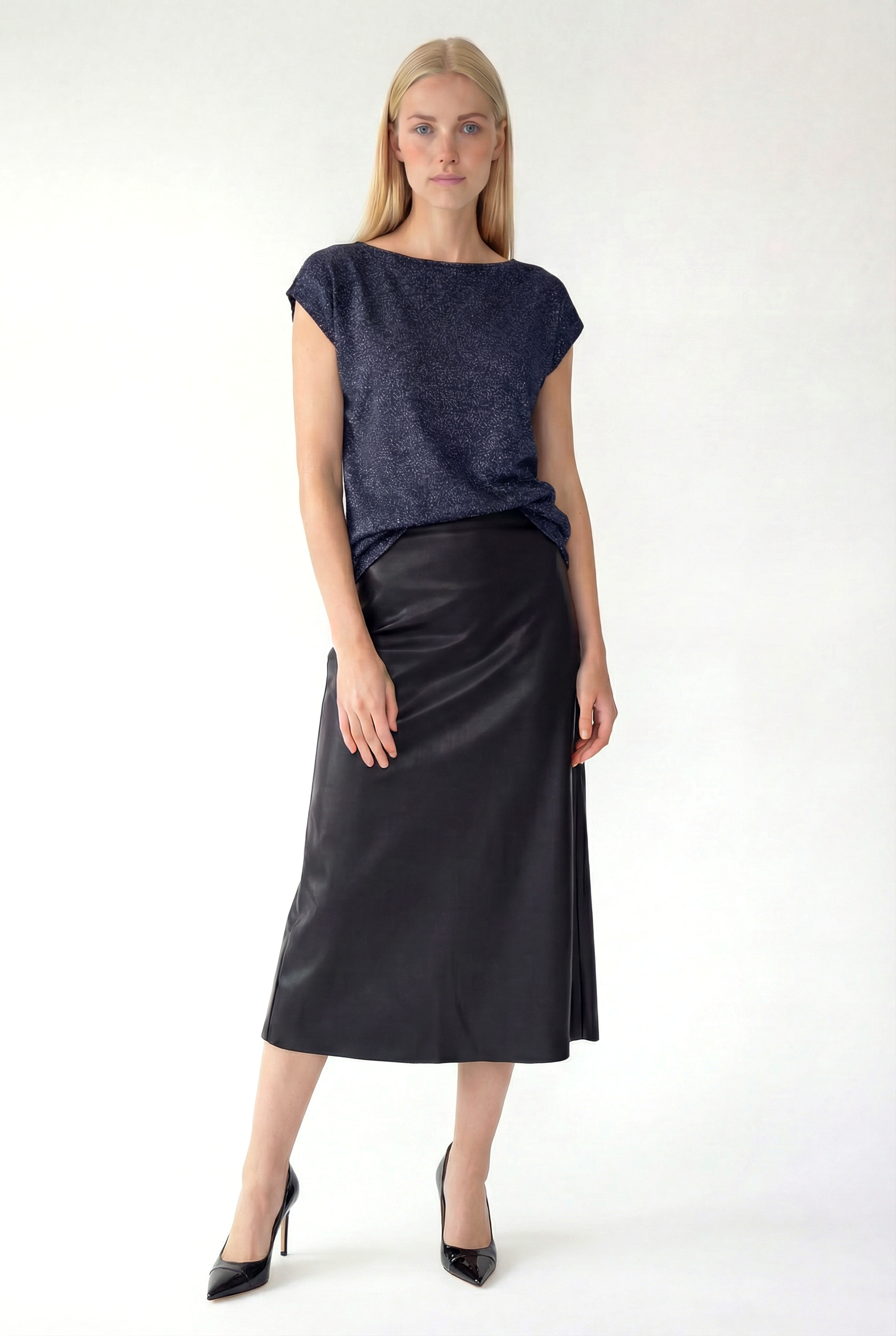 Siyah Beyaz Bisiklet Yaka Simli Kısa Kollu Kadın T-Shirt SKY GLITTER S/S TOP - T-Shirt - Westmark London EU(TR) Store Organik Pamuklu Sürdürülebilir Moda