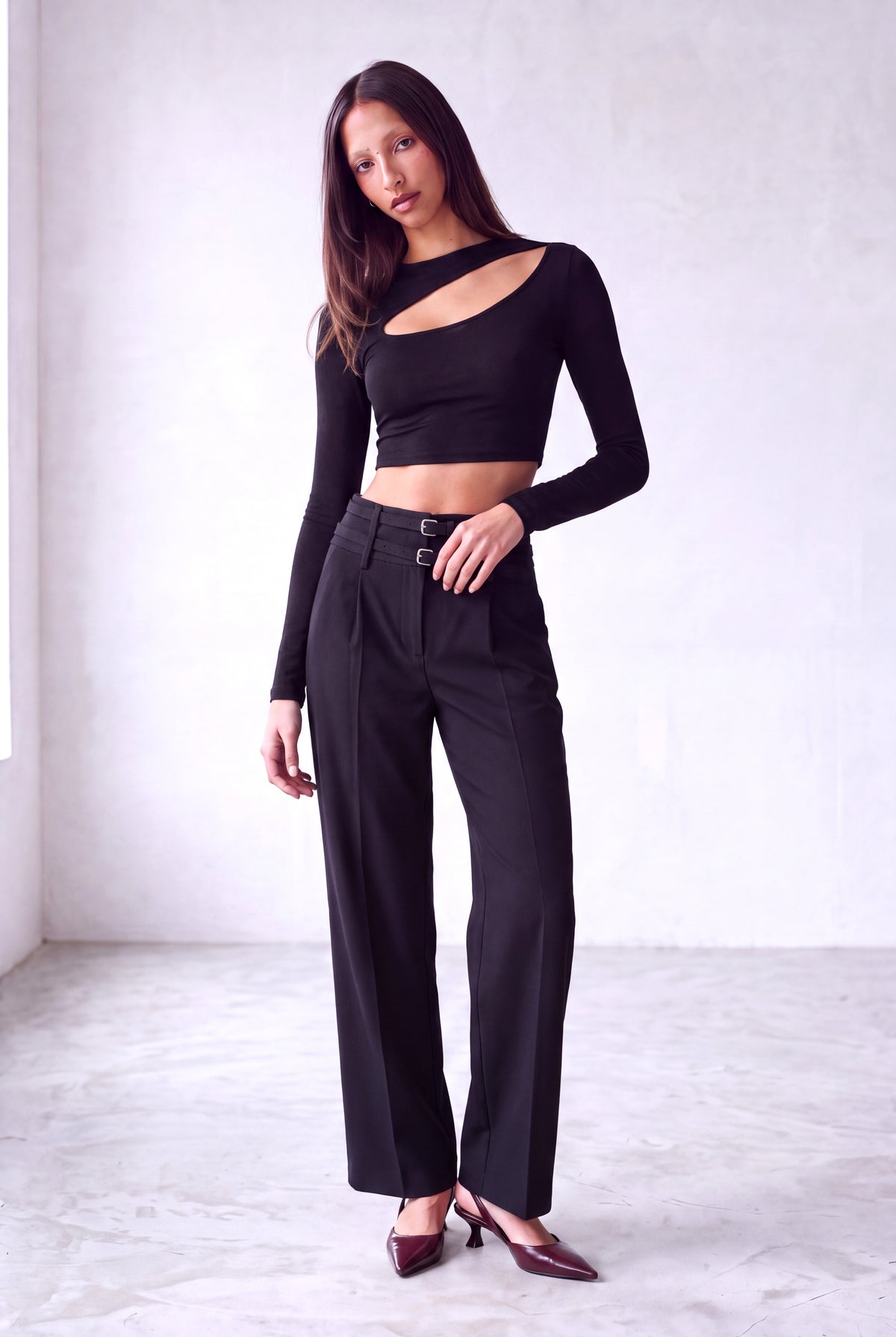 Işıltılı Siyah Kadın Işıltılı Siyah Asimetrik yaka Uzun Kollu Cut Out Detaylı Crop Bluz JOY - Top - Westmark London EU(TR) Store Organik Pamuklu Sürdürülebilir Moda