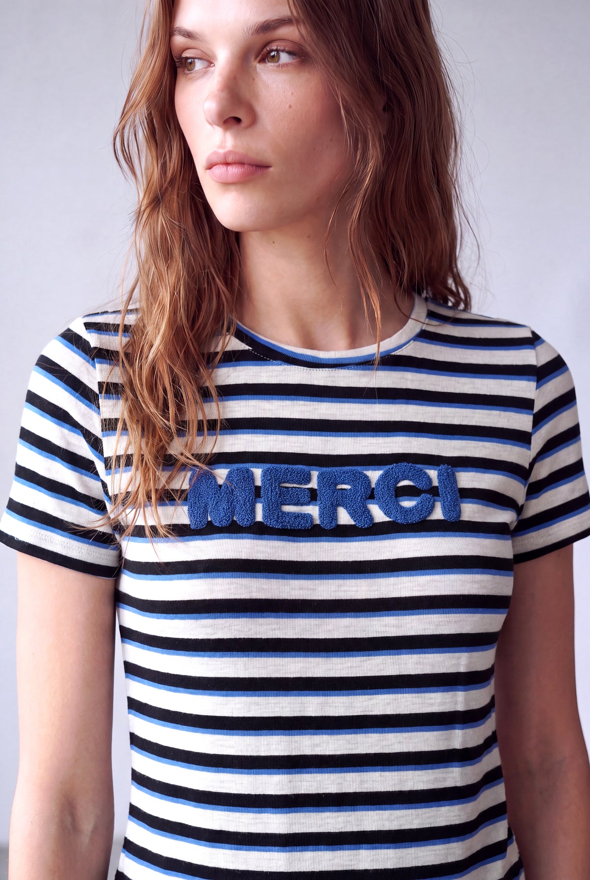 Mavi Çizgili Kadın Mavi Çizgili Viskon Karışımlı Bisiklet Yaka Kısa Kollu Süzene Nakış Detaylı T-Shirt KIRSTY - Top - Westmark London EU(TR) Store Organik Pamuklu Sürdürülebilir Moda