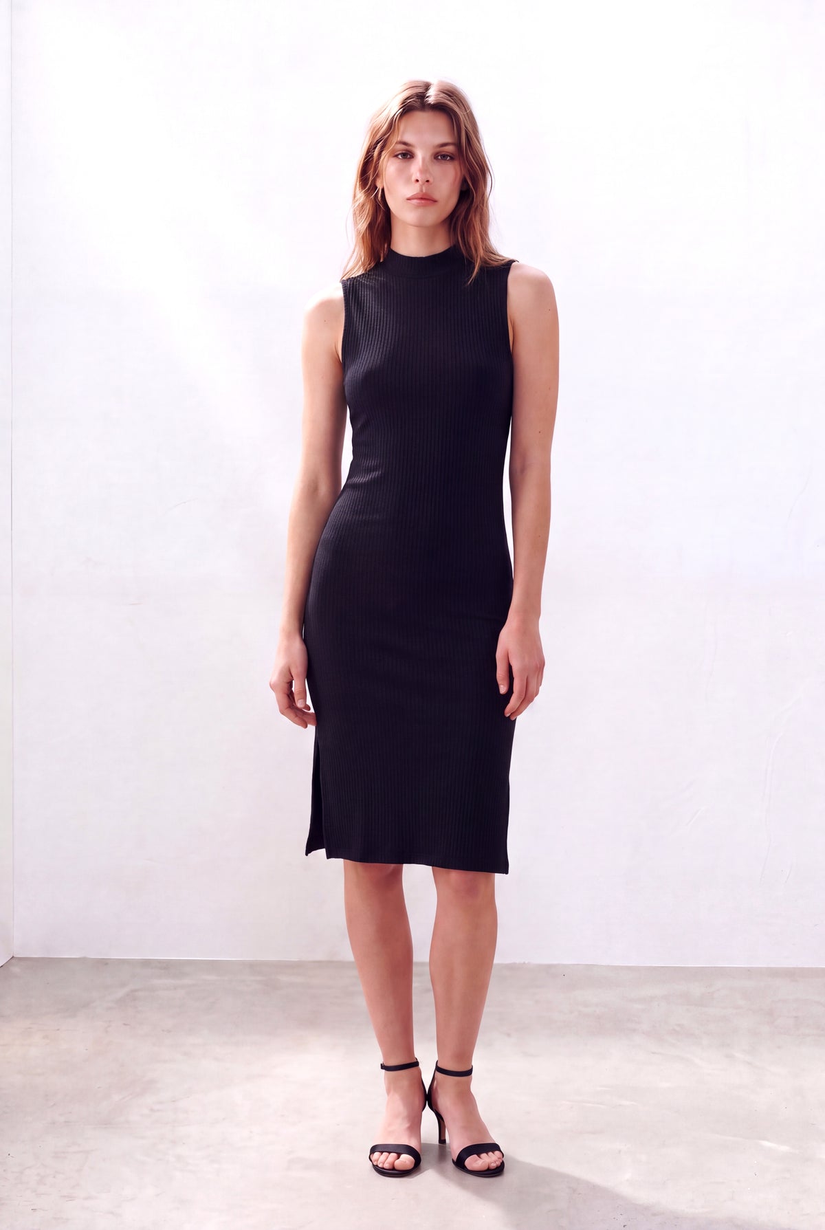 Siyah Kadın Siyah Viskon Kaşkorse Dik Yaka Kolsuz Derin Yan Yırtmaçlı Tunik Bluz PEARL - Top - Westmark London EU(TR) Store Organik Pamuklu Sürdürülebilir Moda