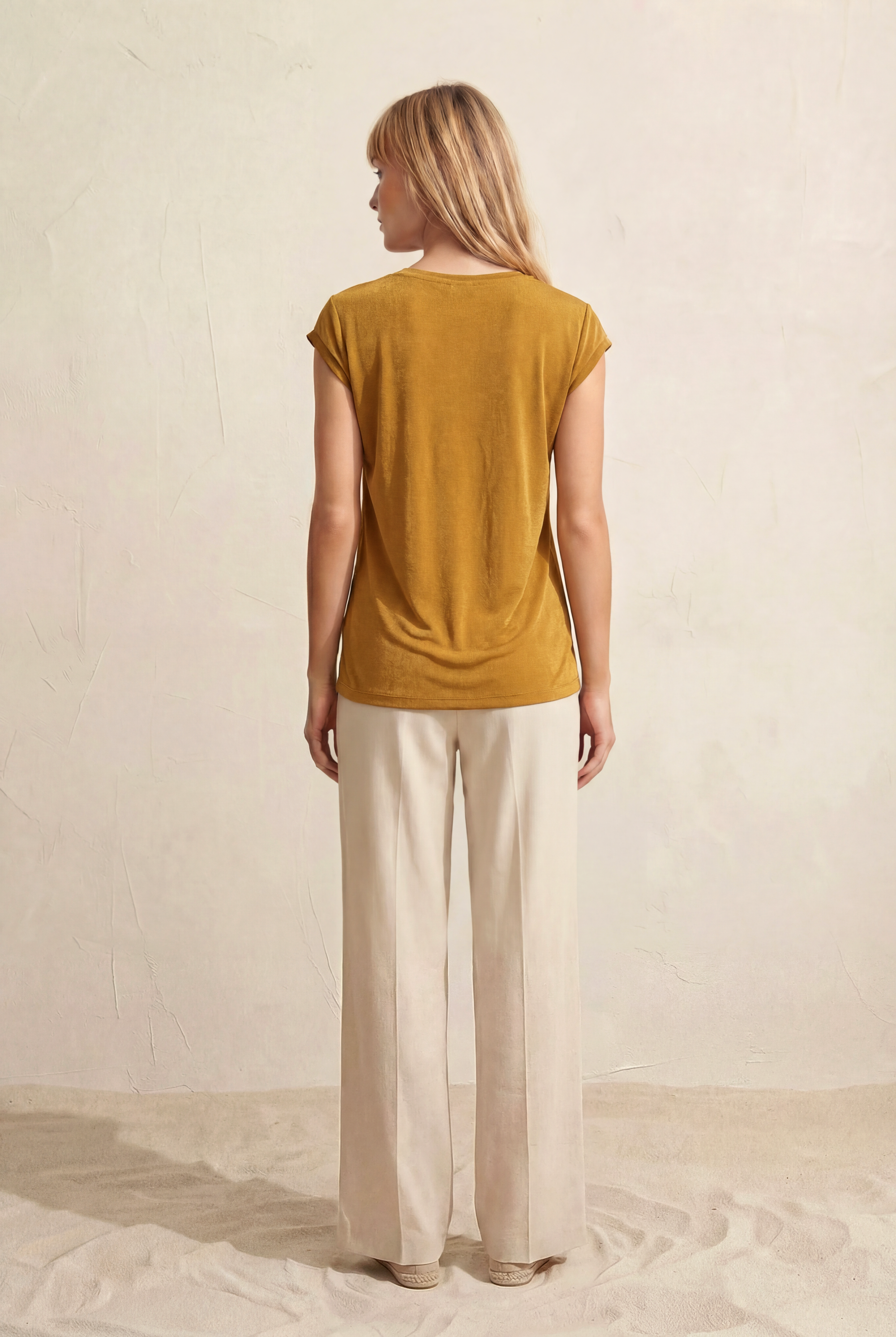 Altın Rengi Bisiklet Yaka Pamuklu Kadın Kısa Kollu T-Shirt BETTY O-NECK TOP - T-Shirt - Westmark London EU(TR) Store Organik Pamuklu Sürdürülebilir Moda