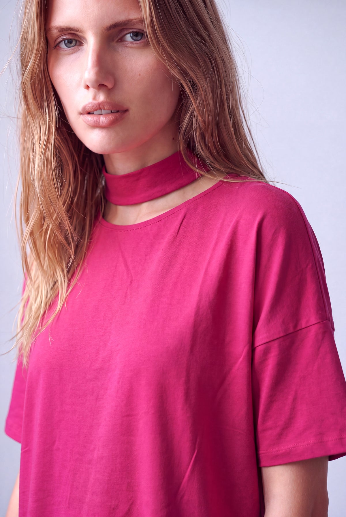 Fuşya Kadın Fuşya Pamuklu Choker Yaka Kısa Kollu T-Shirt JANET - Top - Westmark London EU(TR) Store Organik Pamuklu Sürdürülebilir Moda
