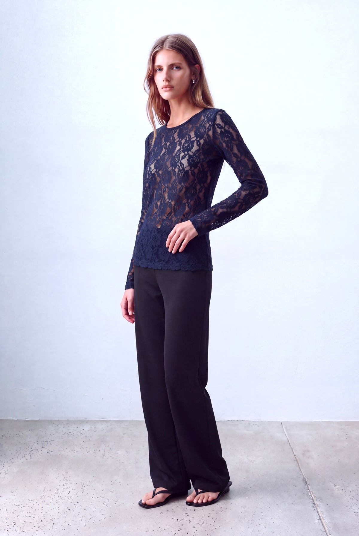 Lacivert Kadın Lacivert Esnek Dantel Kumaş Bisiklet Yaka Uzun Kollu Transparan Bluz LAYLA - Top - Westmark London EU(TR) Store Organik Pamuklu Sürdürülebilir Moda