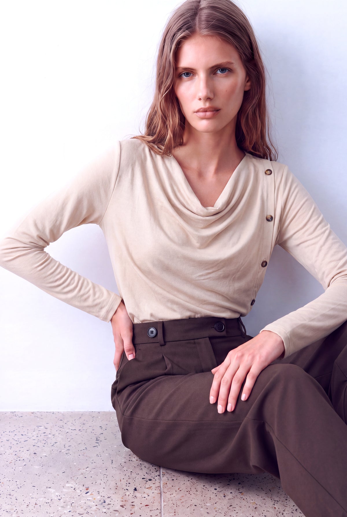 Krem Kadın Krem Viskon Dökümlü Degaje Yaka Uzun Kollu Düğme Detaylı Bluz FELICIA - Top - Westmark London EU(TR) Store Organik Pamuklu Sürdürülebilir Moda