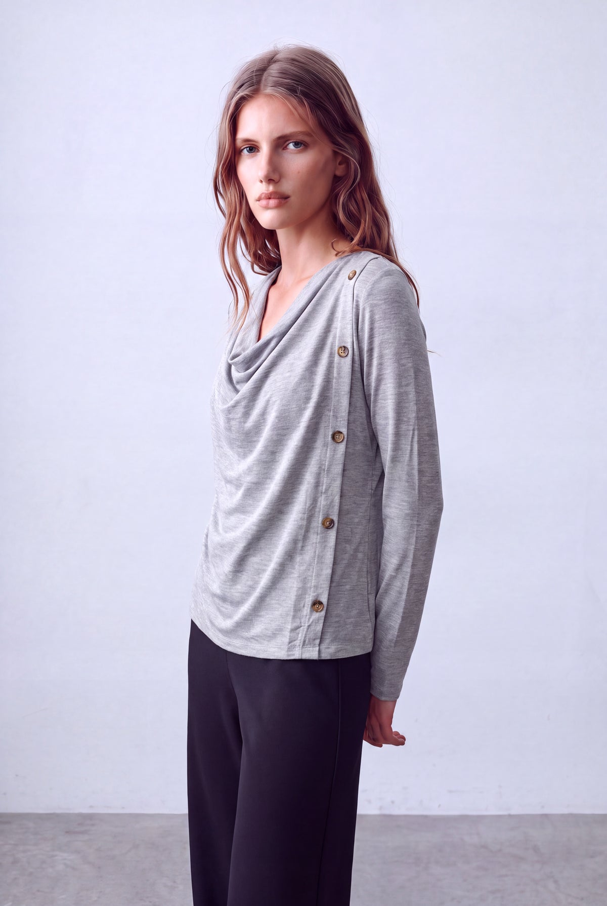 Gri Melanj Kadın Gri Melanj Viskon Karışımlı Dökümlü Degaje Yaka Uzun Kollu Düğme Detaylı Bluz FELICIA - Top - Westmark London EU(TR) Store Organik Pamuklu Sürdürülebilir Moda