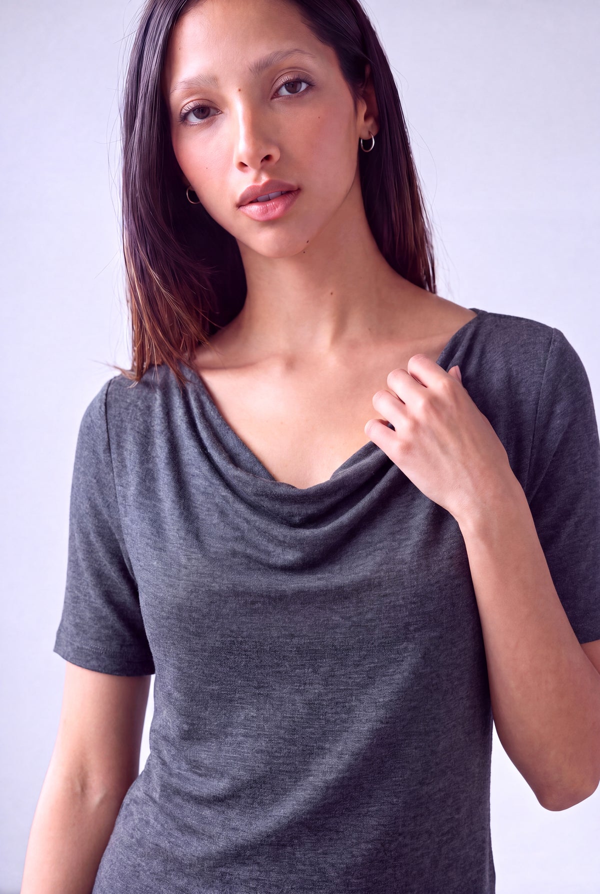 Lacivert Melanj Kadın Lacivert Melanj Viskon Karışımlı Dökümlü Degaje Yaka Kısa Kollu Bluz GABRIELLE - Top - Westmark London EU(TR) Store Organik Pamuklu Sürdürülebilir Moda