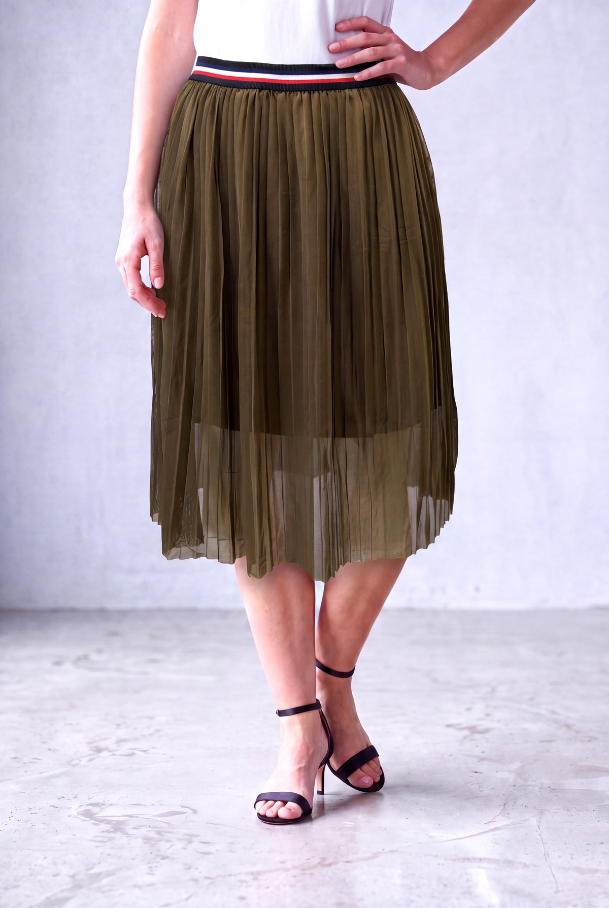 Haki Kadın Haki Piliseli Tül Renkli Lastik Bel Astarlı Midi Etek HOLLY - Skirt - Westmark London EU(TR) Store Organik Pamuklu Sürdürülebilir Moda