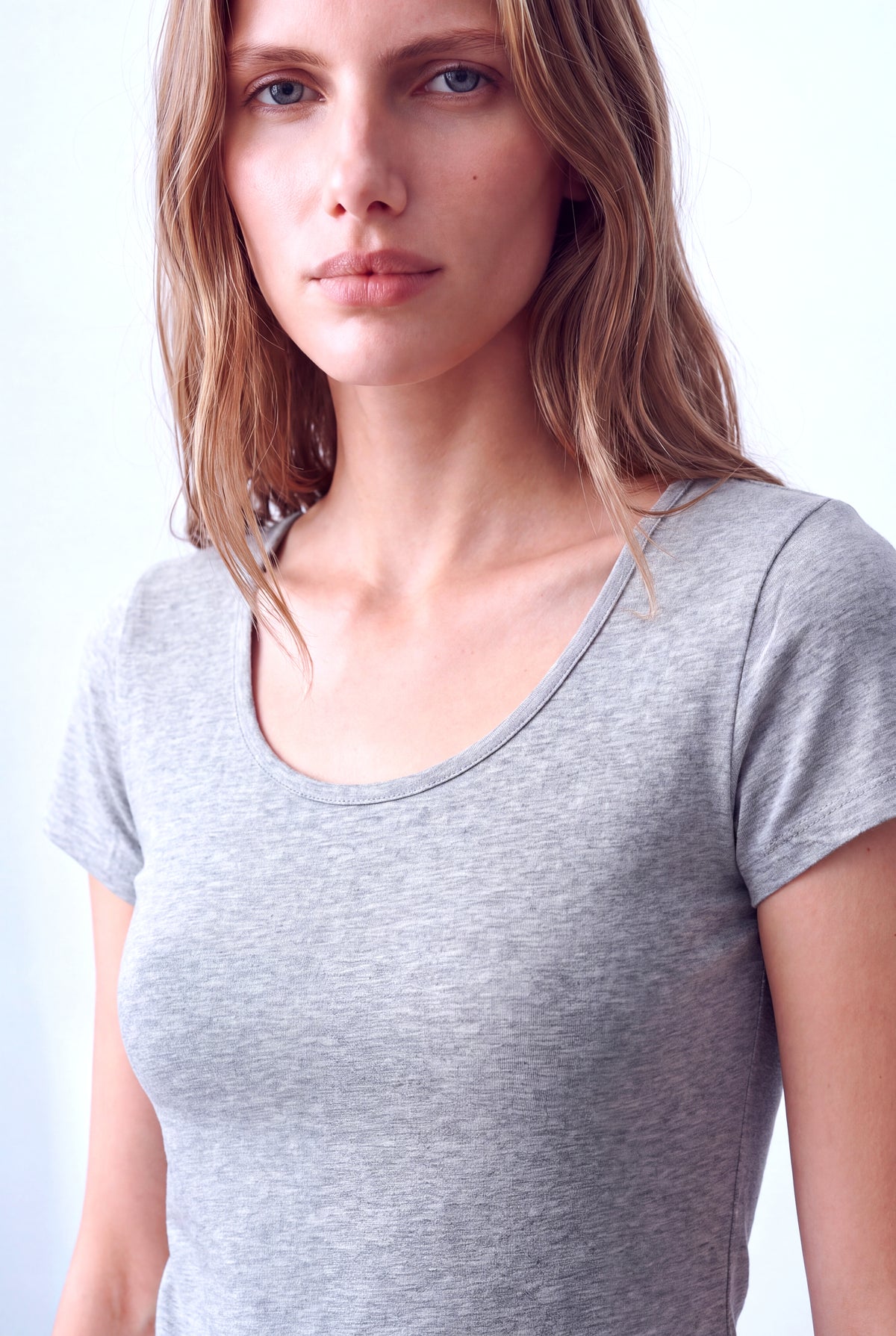 Açık Gri Melanj Kadın Açık Gri Melanj Pamuklu Geniş Bisiklet Yaka Kısa Kollu T-Shirt MAYA - Top - Westmark London EU(TR) Store Organik Pamuklu Sürdürülebilir Moda