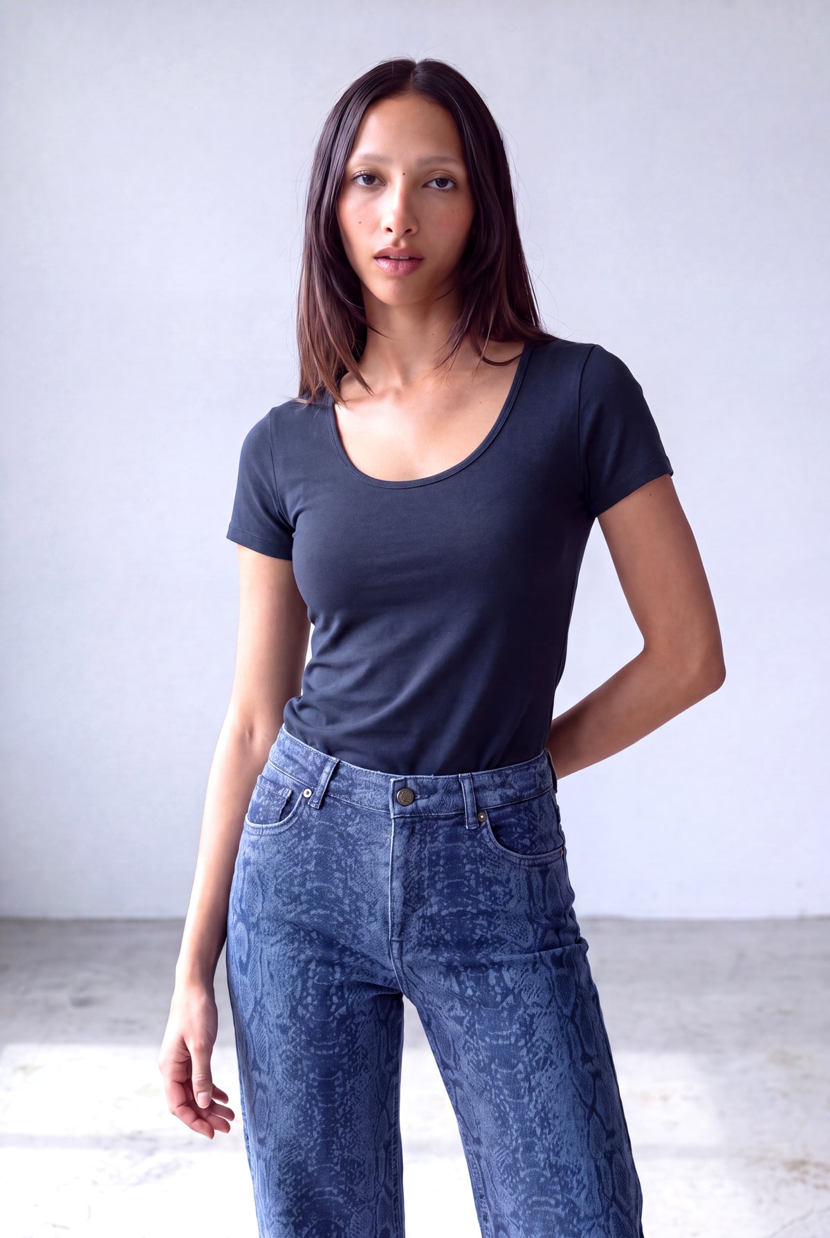 Ombre Mavi Kadın Ombre Mavi Pamuklu Geniş Bisiklet Yaka Kısa Kollu T-Shirt MAYA - Top - Westmark London EU(TR) Store Organik Pamuklu Sürdürülebilir Moda