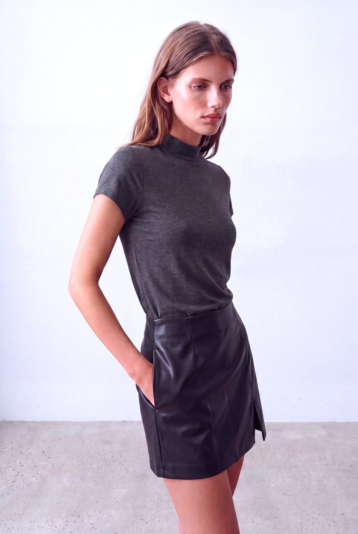 Koyu Gri Melanj Kadın Koyu Gri Melanj Viskon Karışımlı Yarım Balıkçı Yaka Kısa Kollu Duble Kol Detaylı Bluz DONNA - Top - Westmark London EU(TR) Store Organik Pamuklu Sürdürülebilir Moda