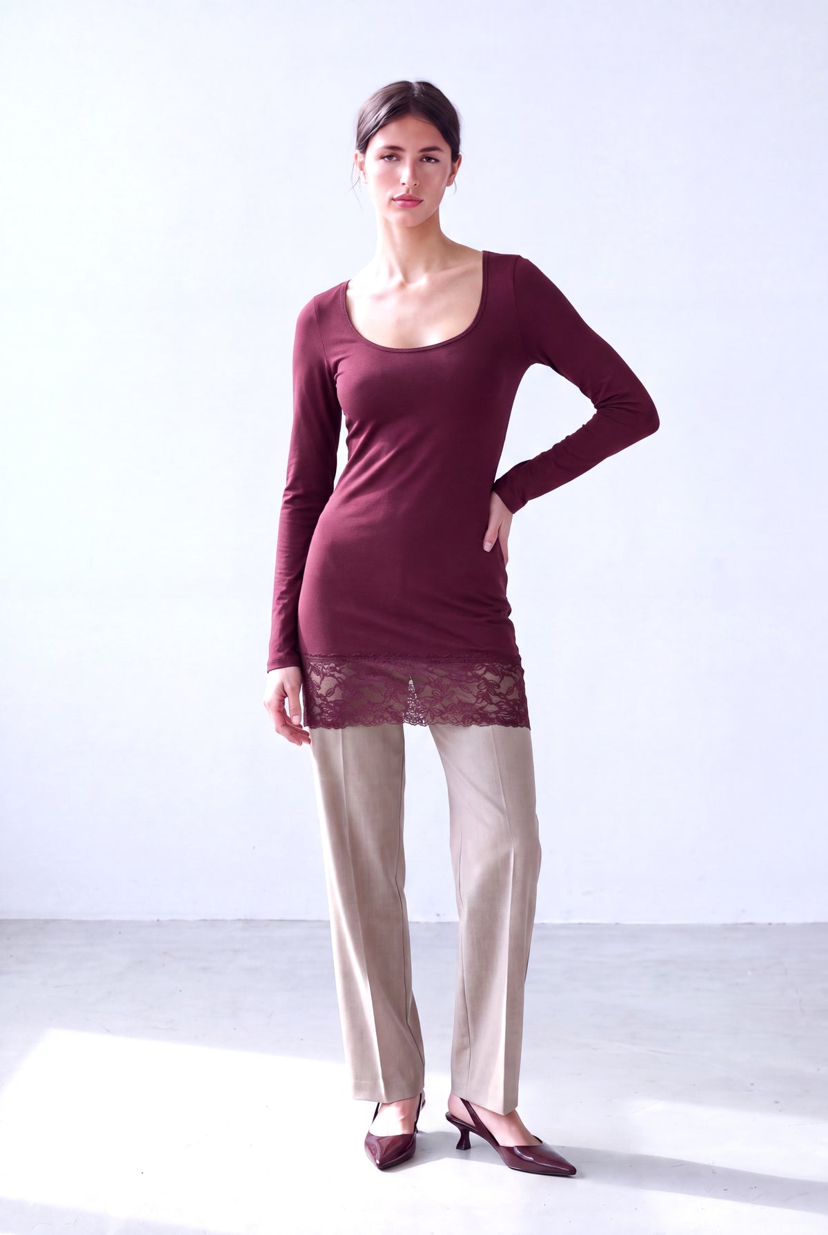 Bordo Kadın Bordo Pamuklu Kare Yaka Uzun Kollu Eteği Dantel Detaylı Uzun Bluz MILA - Top - Westmark London EU(TR) Store Organik Pamuklu Sürdürülebilir Moda