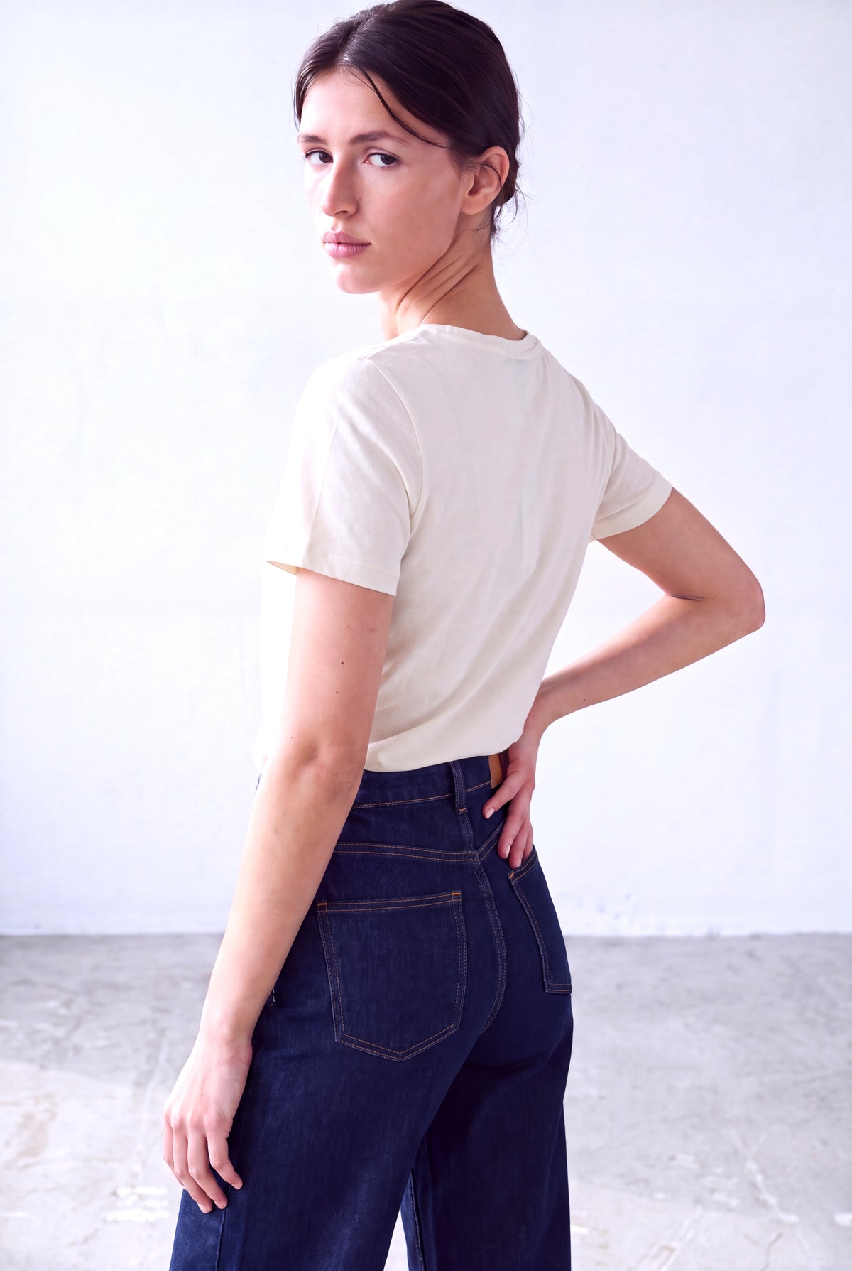 Beyaz Kadın Beyaz Pamuklu Bisiklet Yaka Kısa Kollu Nakış Detaylı Nakış Detaylı T-Shirt FIONA - Top - Westmark London EU(TR) Store Organik Pamuklu Sürdürülebilir Moda