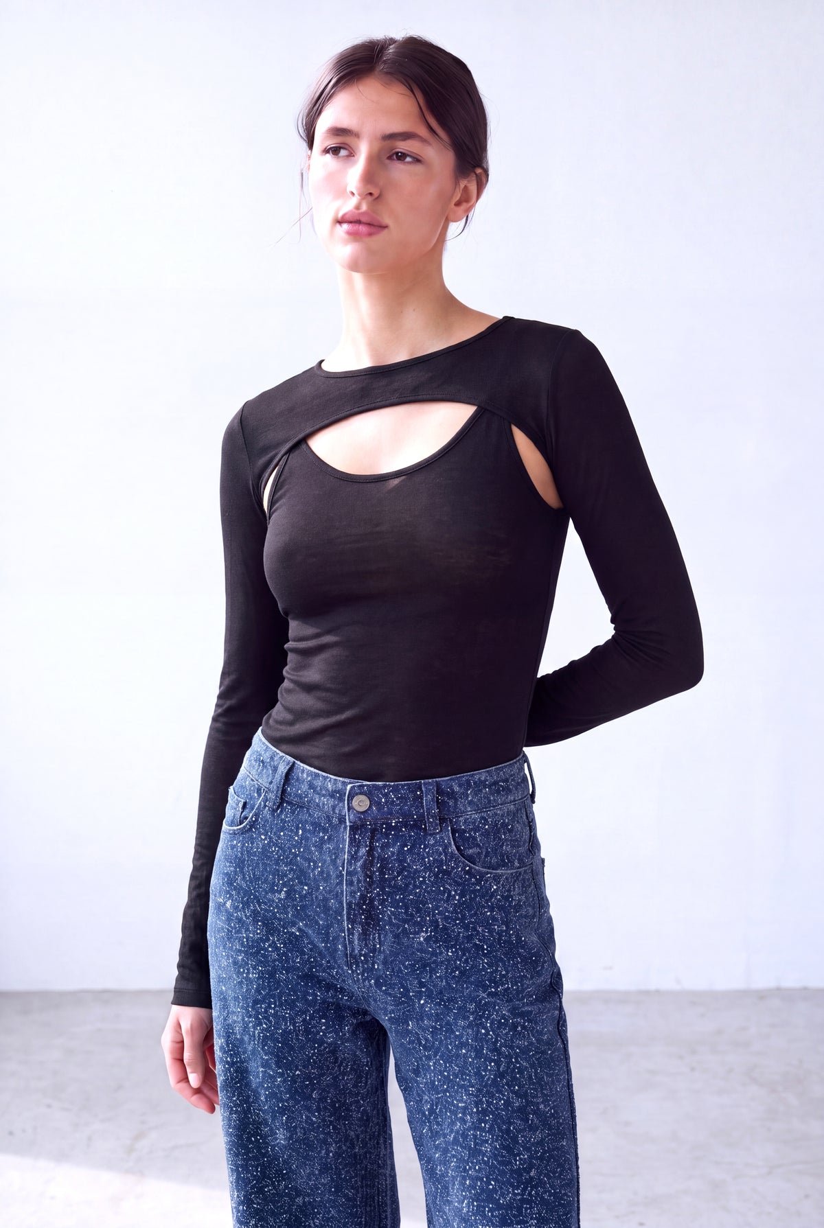 Siyah Kadın Siyah Viskon Karışımlı Bisiklet Yaka Uzun Kollu Cut Out Detaylı Bluz TEAGAN - Top - Westmark London EU(TR) Store Organik Pamuklu Sürdürülebilir Moda
