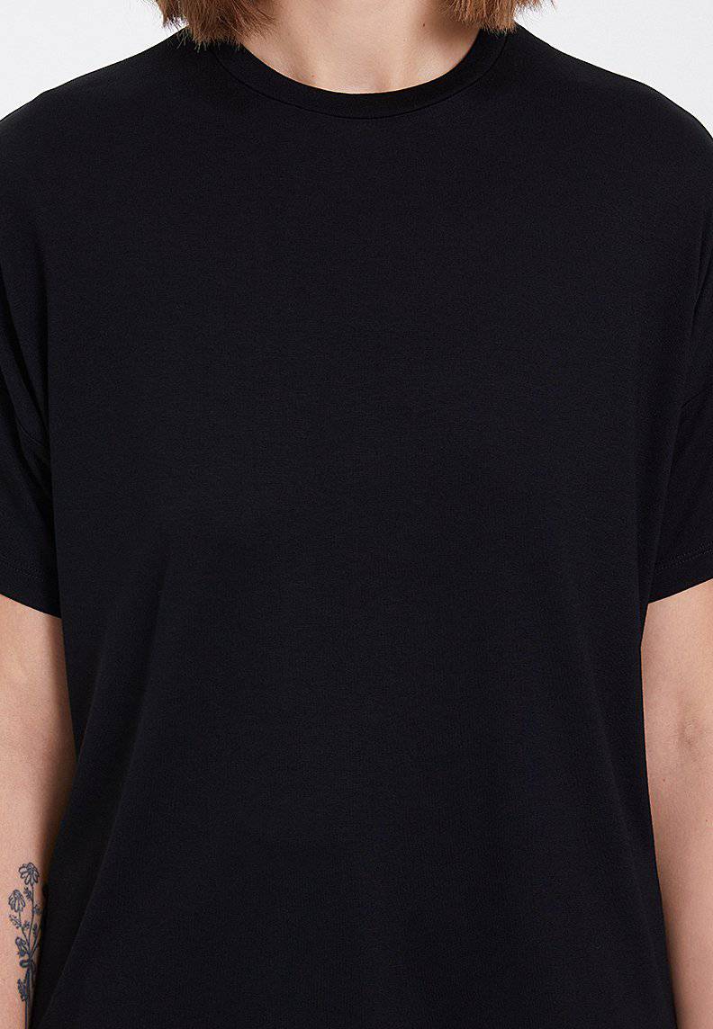 ESSENTIALS SCOOP NECK LOOSE TEE in Black - T-Shirt - Westmark London EU(TR) Store Organik Pamuklu Sürdürülebilir Moda