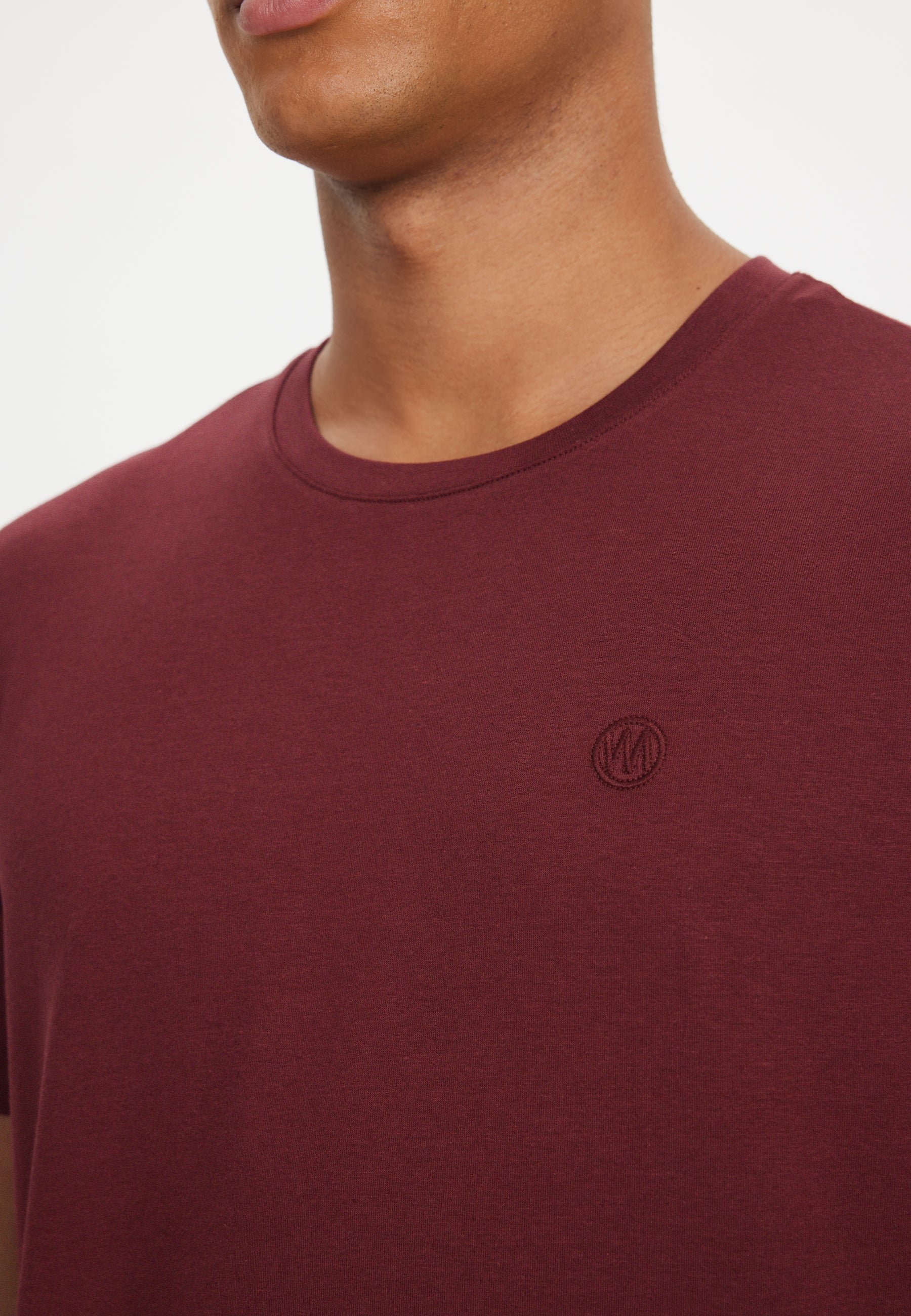 Bordo Bisiklet Yaka Regular Fit Modal Pamuk Karışımlı Basic Erkek T-Shirt PARKER - T-Shirt - Westmark London EU(TR) Store Organik Pamuklu Sürdürülebilir Moda