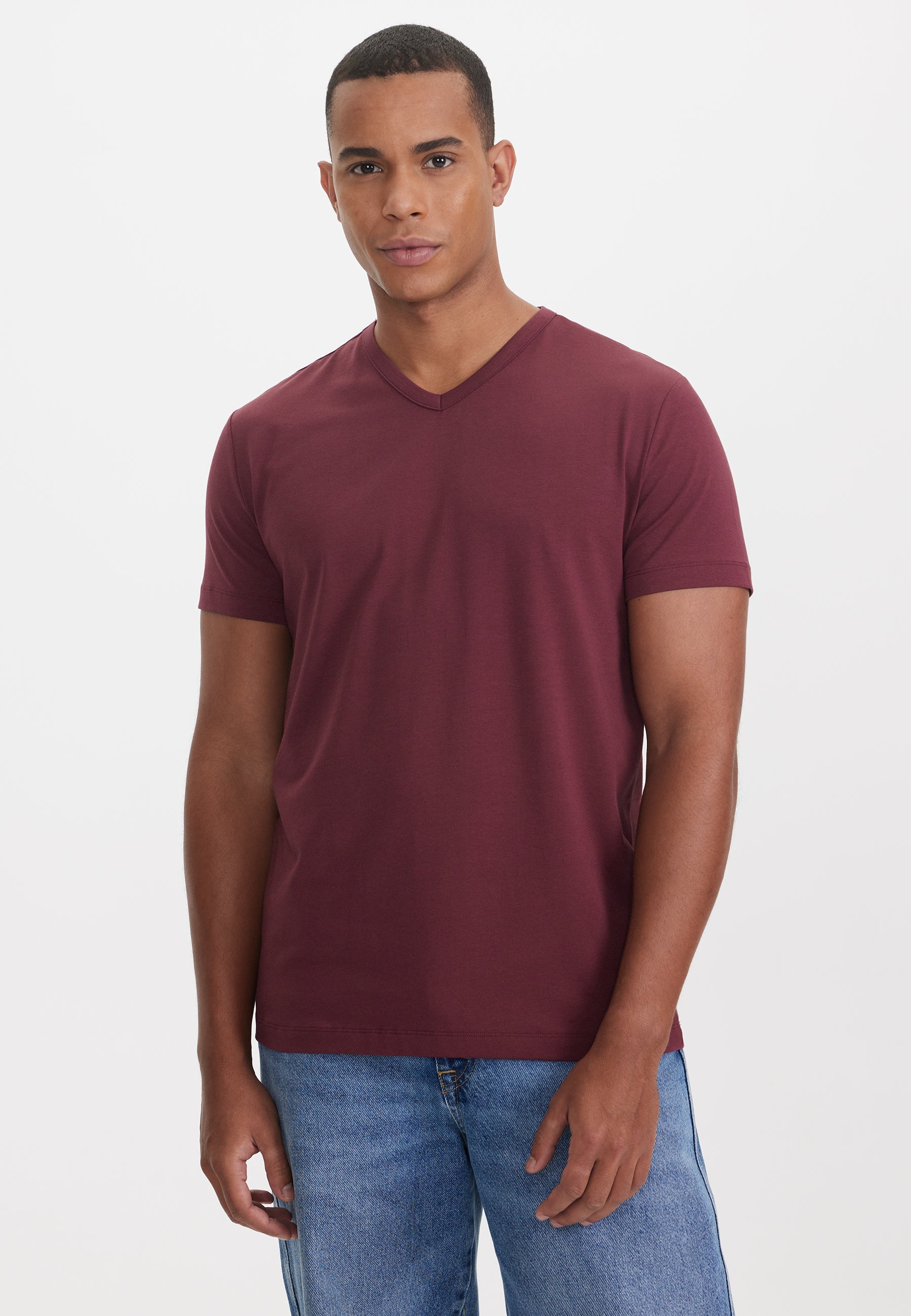 Bordo V-Yaka Regular Fit Pamuk Elastan Karışımlı Basic Erkek T-Shirt THEO - T-Shirt - Westmark London EU(TR) Store Organik Pamuklu Sürdürülebilir Moda