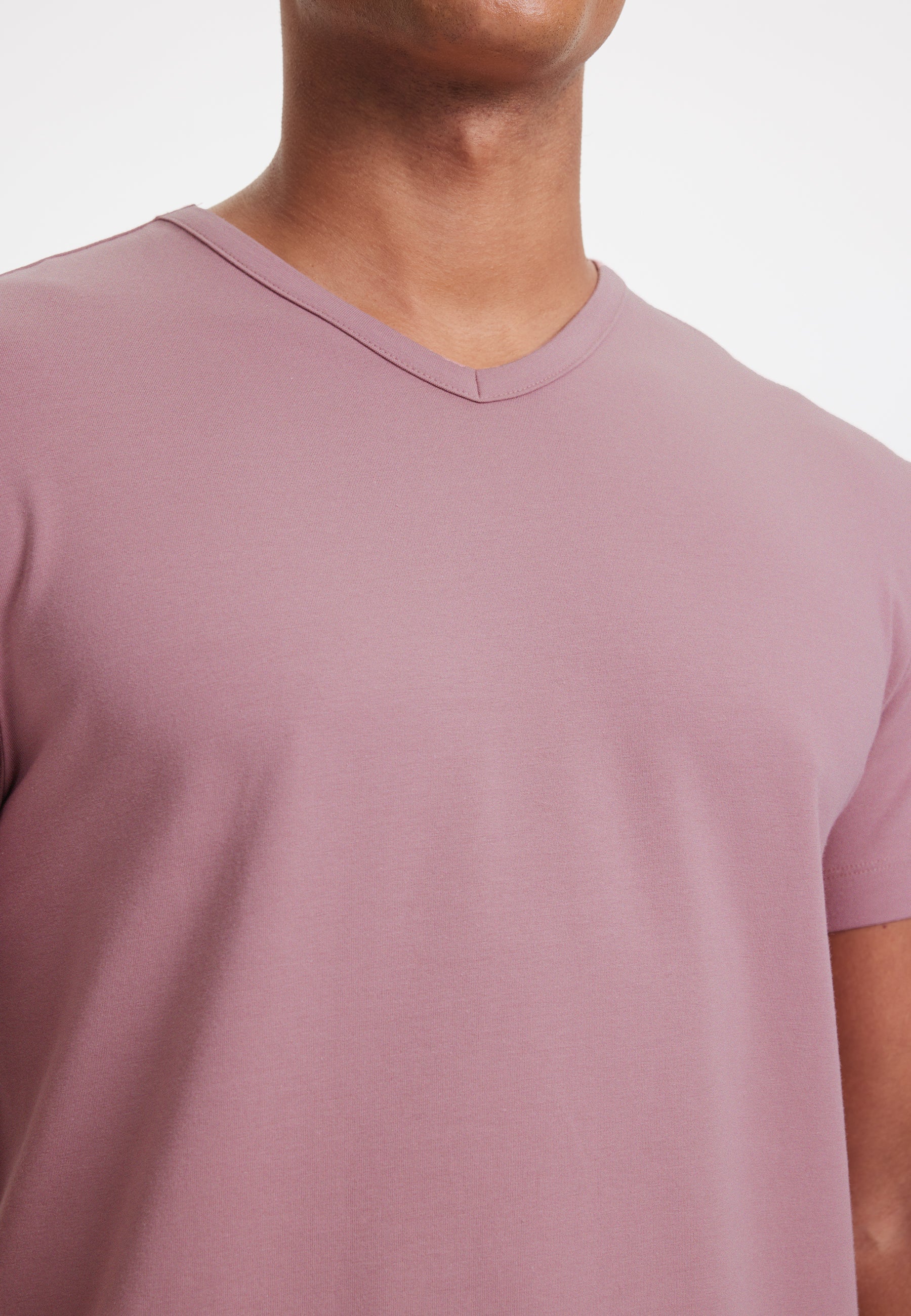 Küllü Pembe V-Yaka Regular Fit Pamuk Elastan Karışımlı Basic Erkek T-Shirt THEO - T-Shirt - Westmark London EU(TR) Store Organik Pamuklu Sürdürülebilir Moda