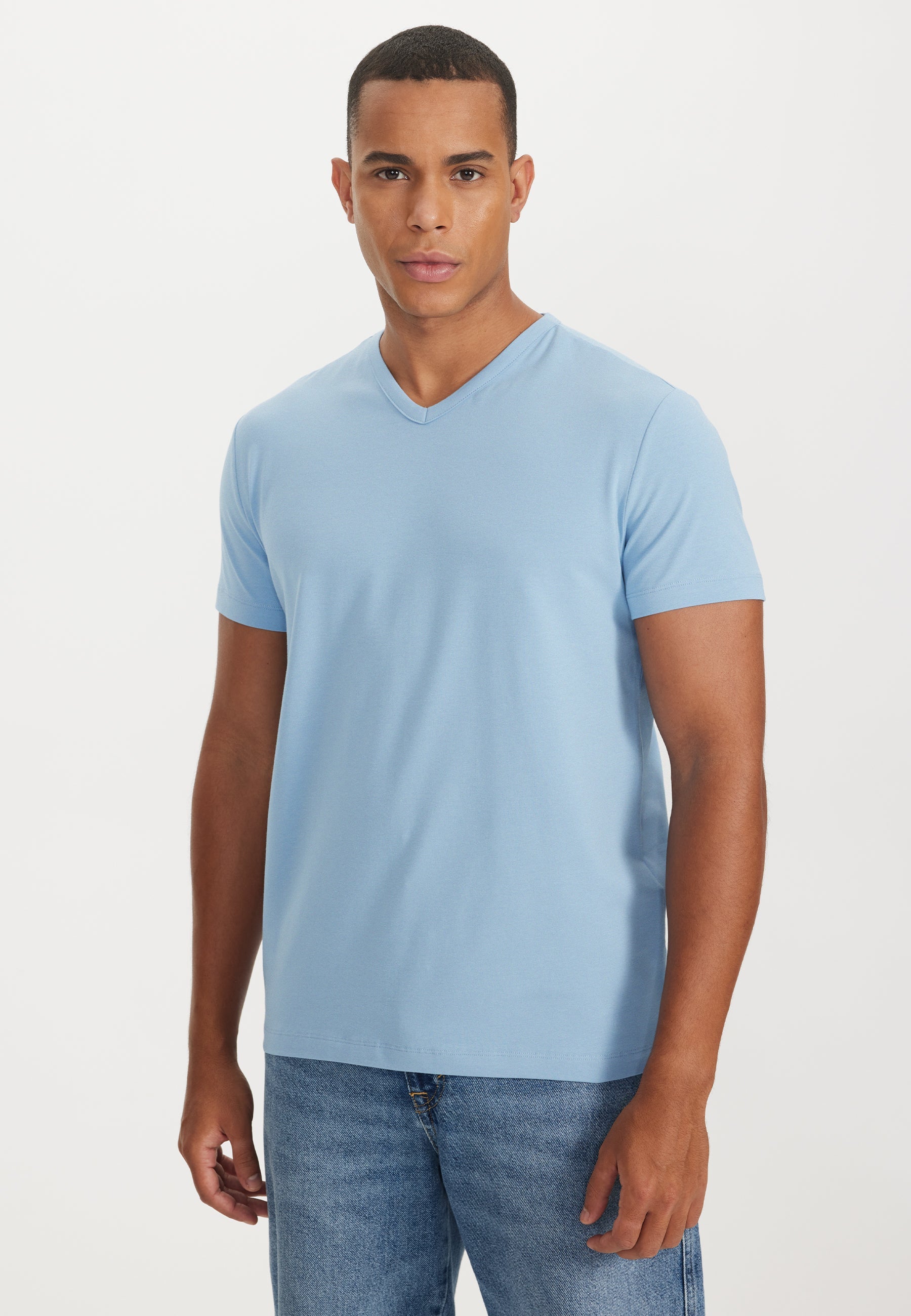 Açık Mavi V-Yaka Regular Fit Pamuk Elastan Karışımlı Basic Erkek T-Shirt THEO - T-Shirt - Westmark London EU(TR) Store Organik Pamuklu Sürdürülebilir Moda
