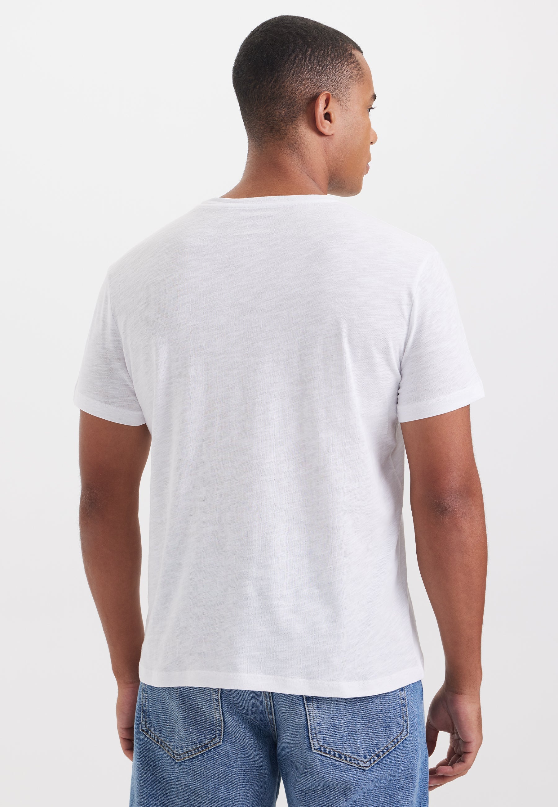 Beyaz Bisiklet Yaka Regular Fit Pamuk Flamlı Süprem Basic Erkek T-Shirt LEO - T-Shirt - Westmark London EU(TR) Store Organik Pamuklu Sürdürülebilir Moda