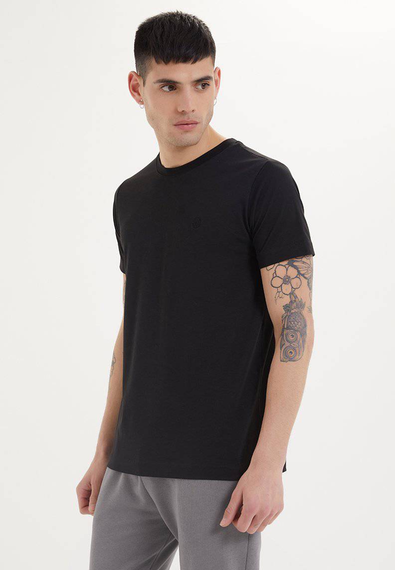 ESSENTIALS O-NECK T-SHIRT in Black - T-Shirt - Westmark London EU(TR) Store Organik Pamuklu Sürdürülebilir Moda